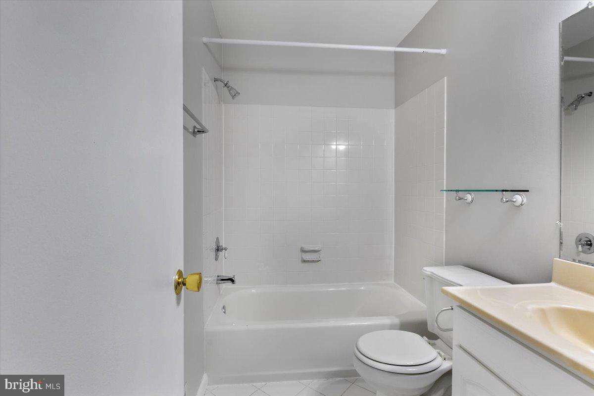 SOUTHAMPTON - Residential Lease