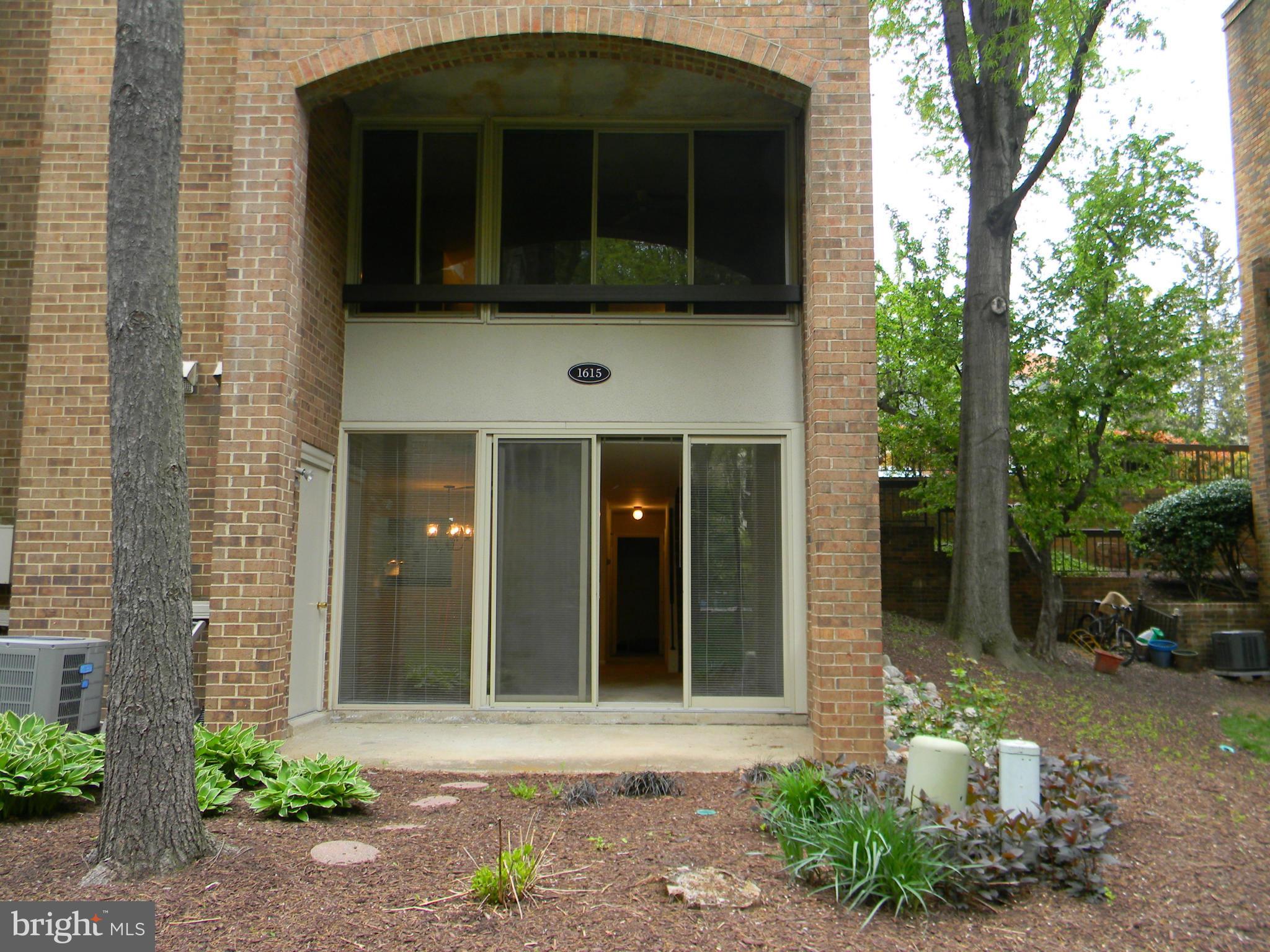 SOUTHAMPTON - Residential Lease