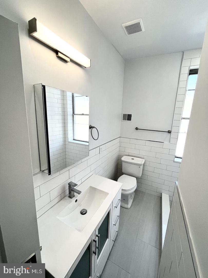 LOWER MOYAMENSING - Residential Income