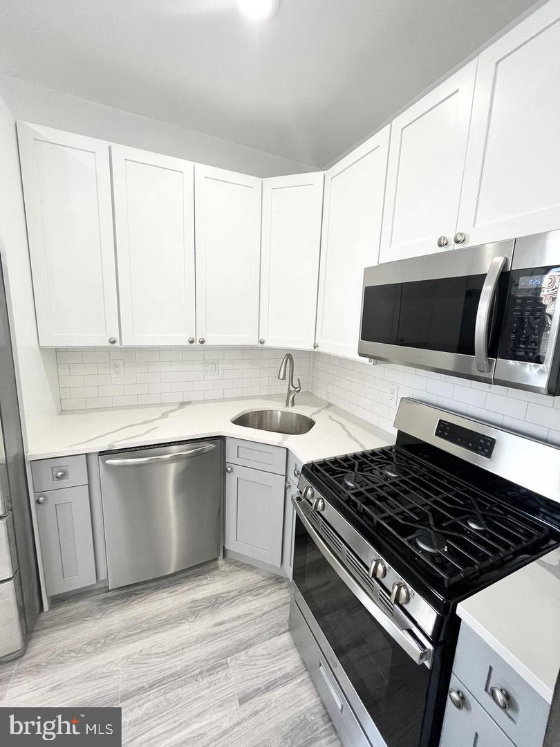 LOWER MOYAMENSING - Residential Income