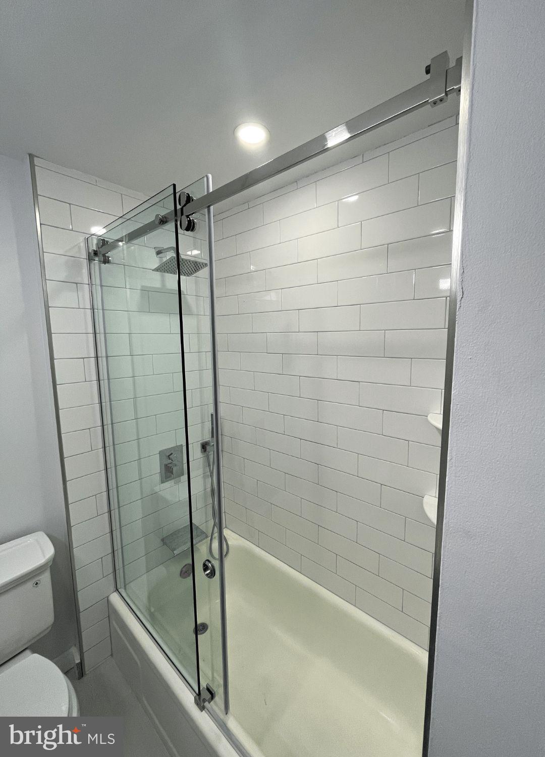 LOWER MOYAMENSING - Residential Income