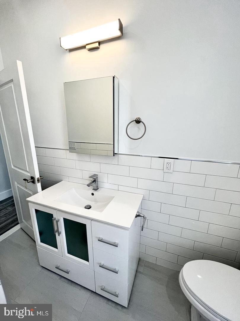 LOWER MOYAMENSING - Residential Income