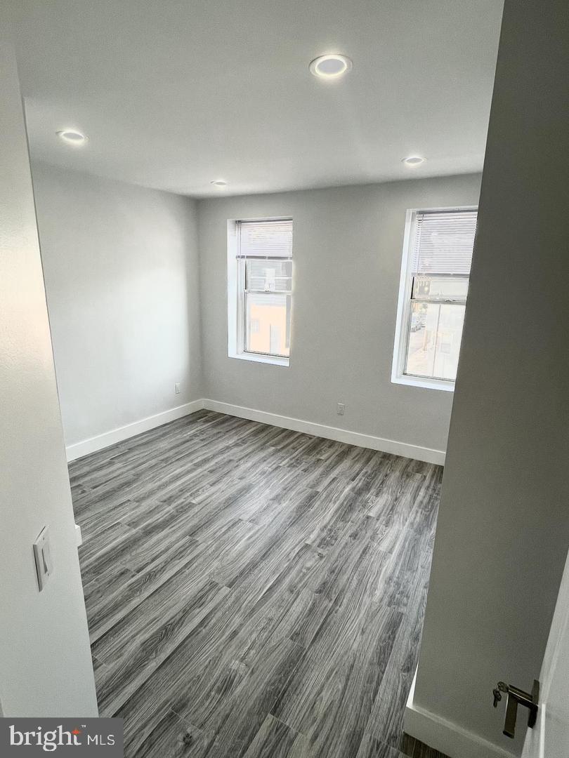 LOWER MOYAMENSING - Residential Income