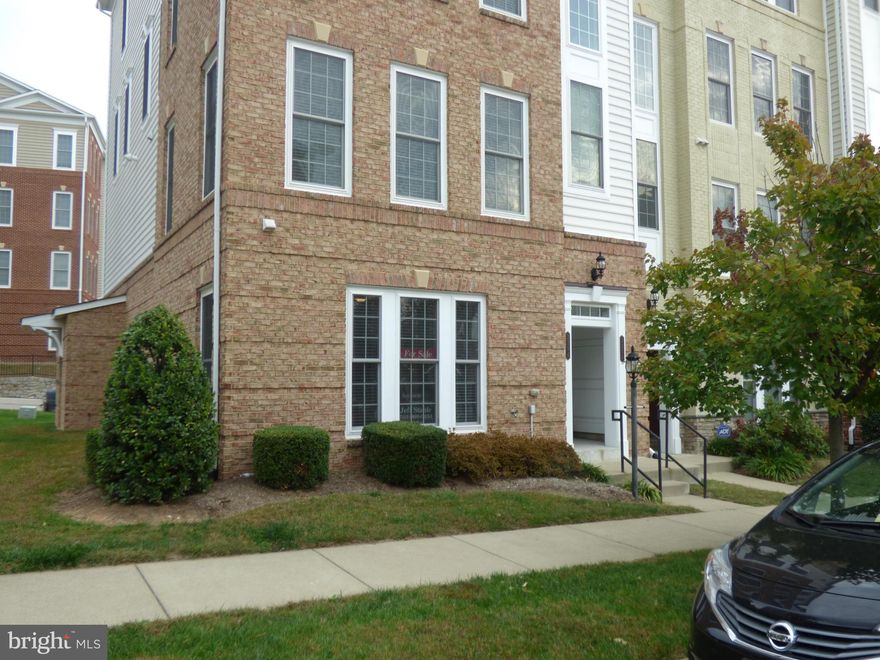 Real Nice Potomac Club Condo! 3/2 End Unit in Gated Community & Across from Stonebridge Town Center! Hardwood floors& Crown in living& Dining room. Open Kitchen w/ Black appliances & granite counter tops. Great breakfast Bar! One car garage! Large master bedroom w/ soaking tub,shower, walk in& duel sinks! 2 other big bedroom & laundry upstairs. Great neighborhood! Real Nice Home& Priced to Sell...