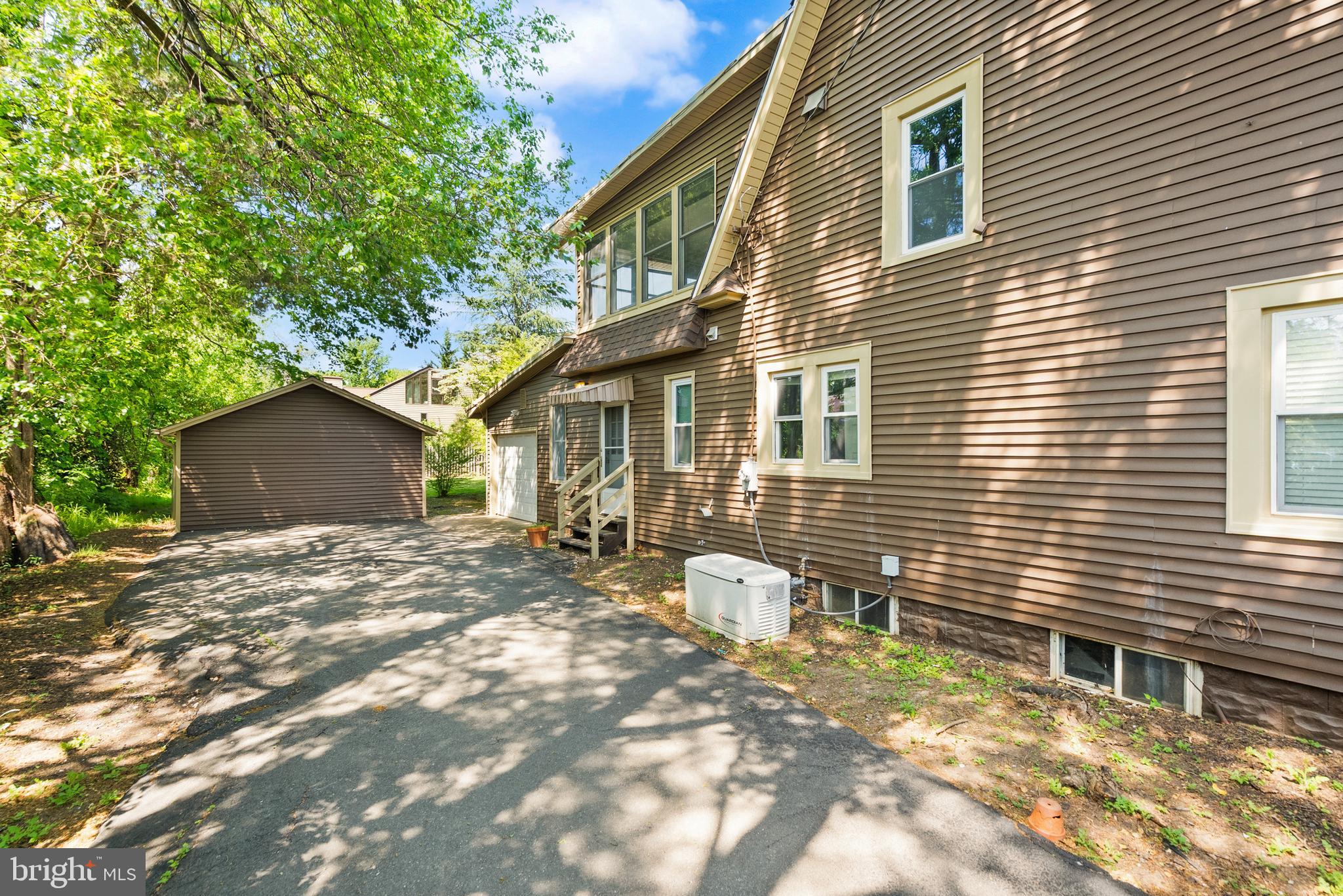 WEST MC LEAN - Residential