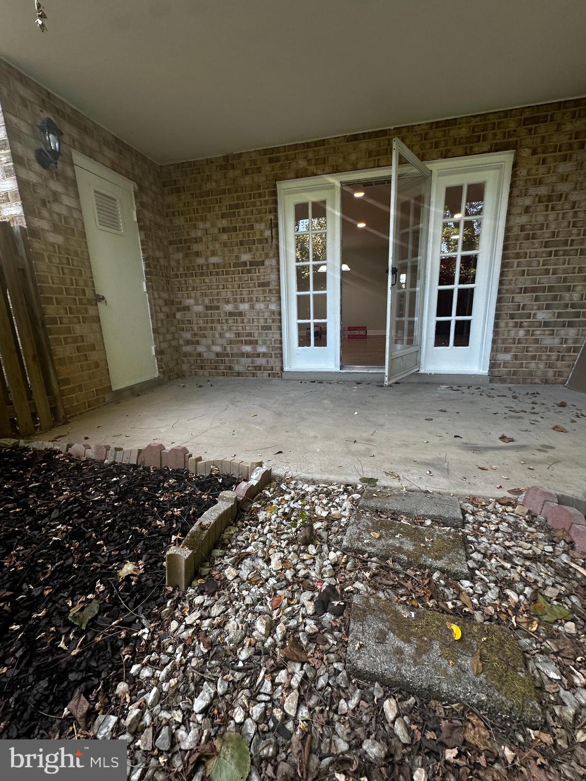 FALLS CHASE - Residential Lease