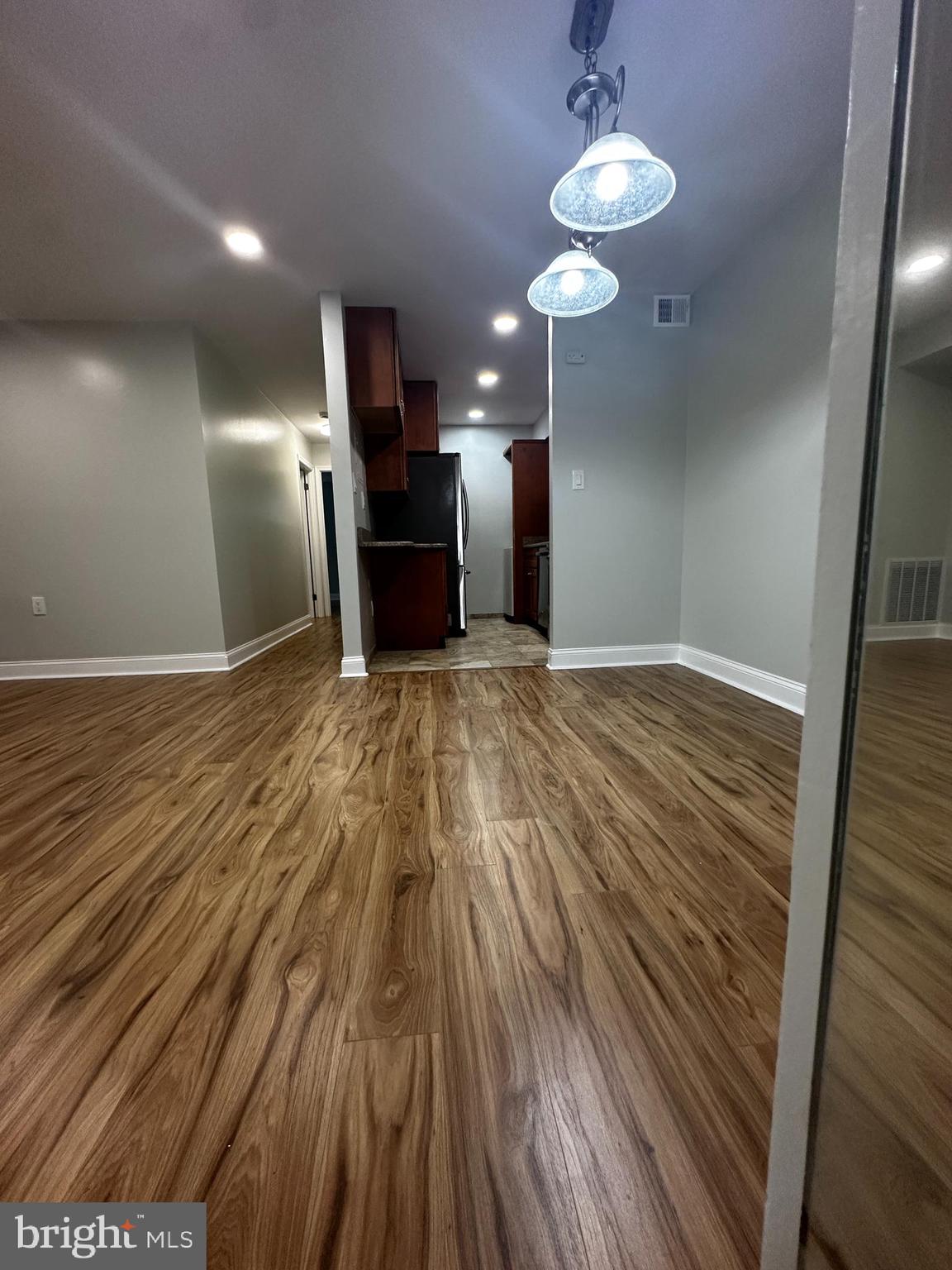 FALLS CHASE - Residential Lease