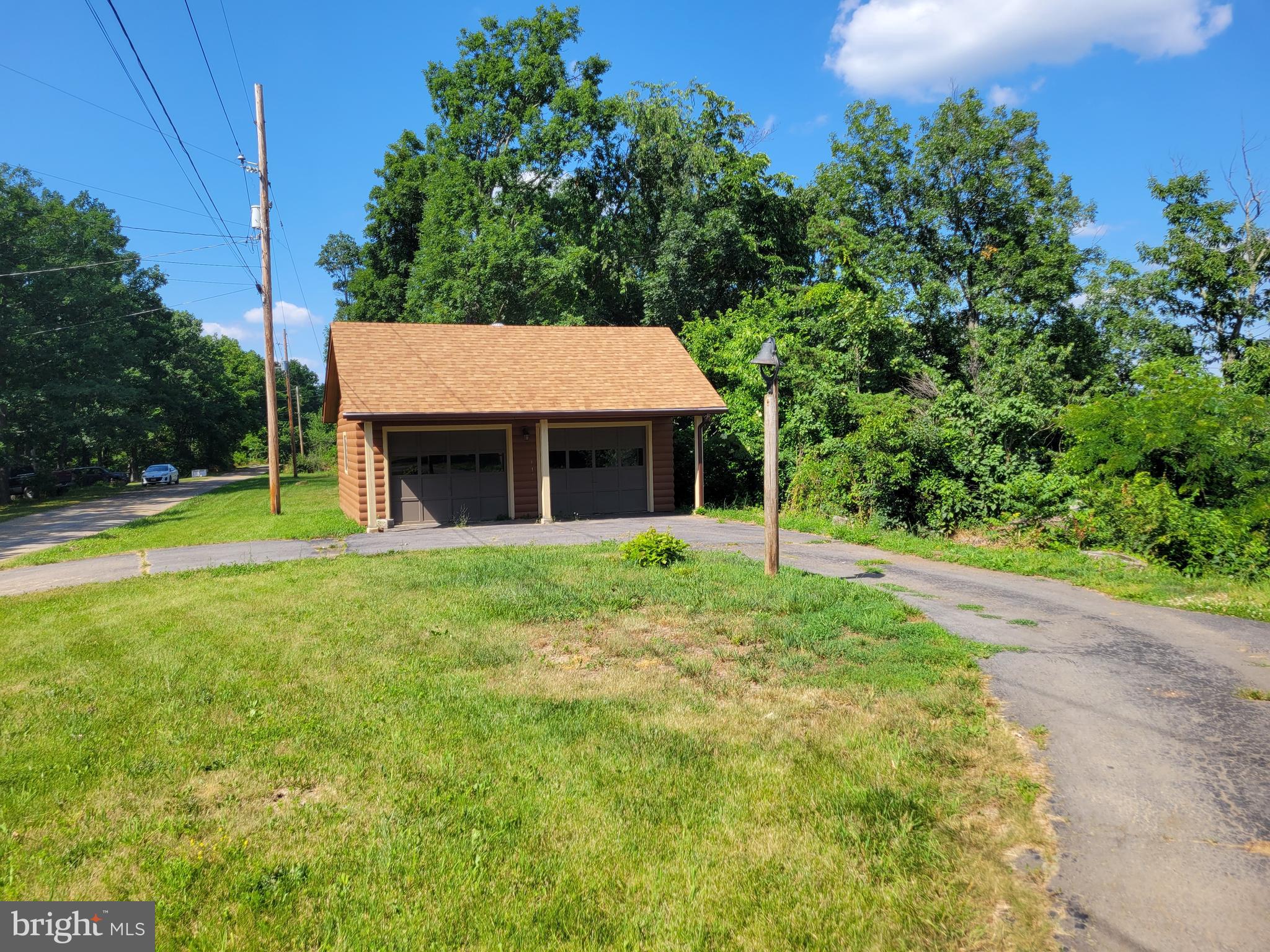 GOLDEN ACRES - Residential