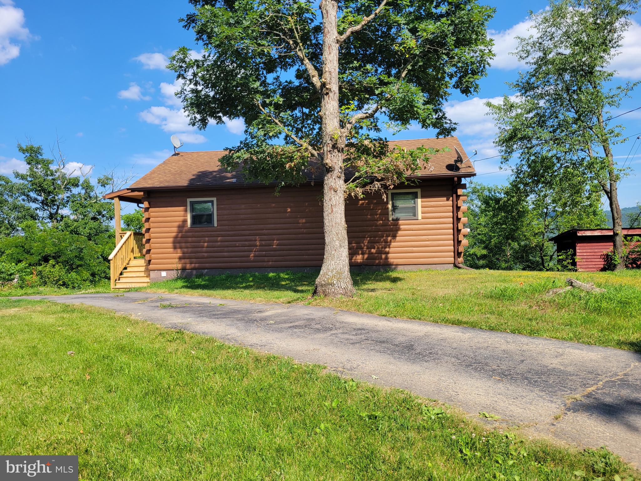 GOLDEN ACRES - Residential