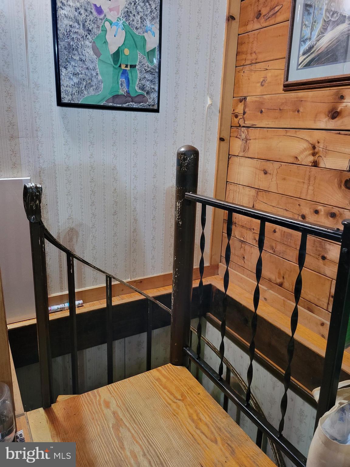 GOLDEN ACRES - Residential