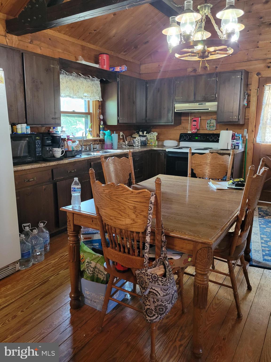 GOLDEN ACRES - Residential