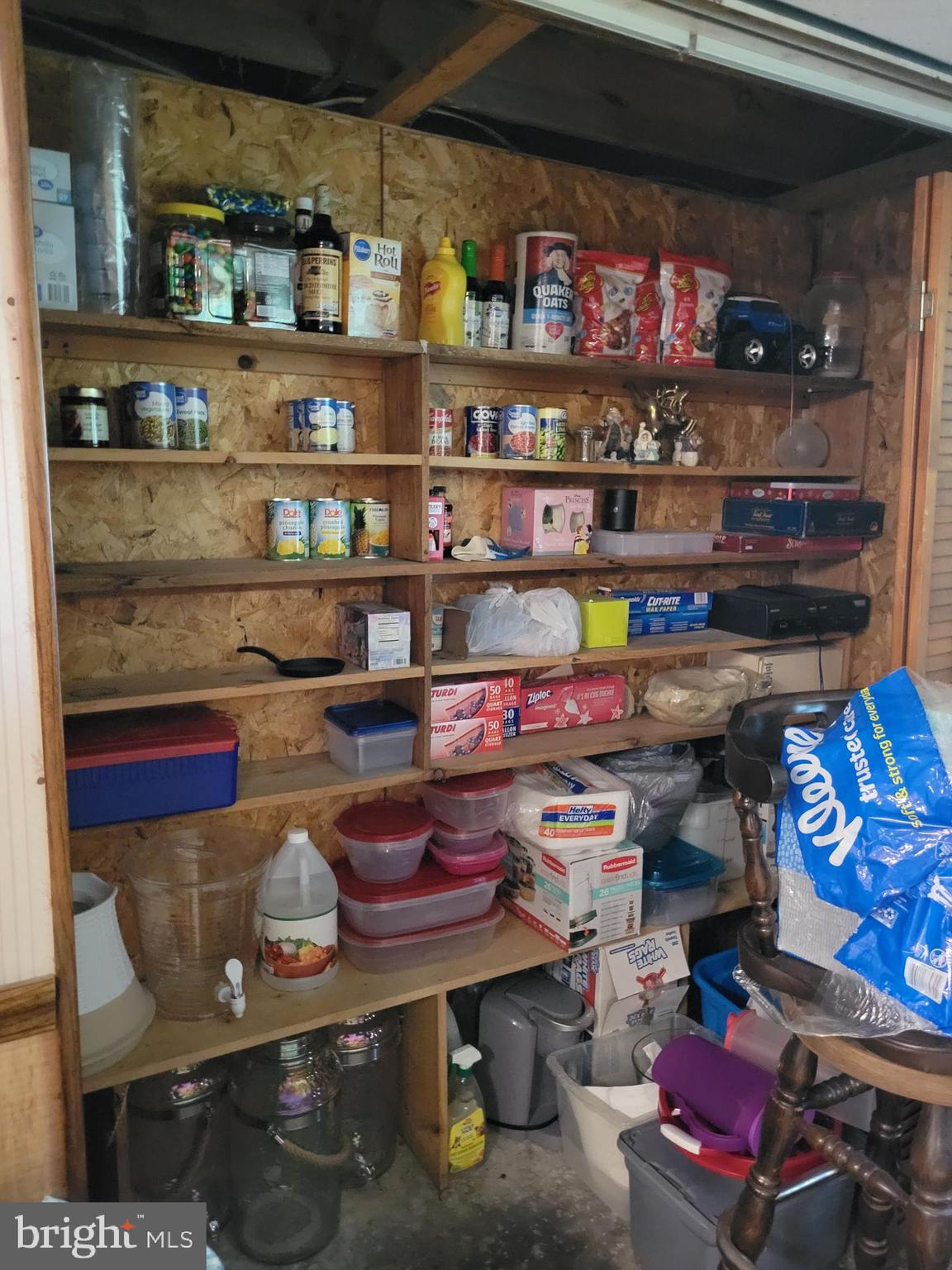 GOLDEN ACRES - Residential