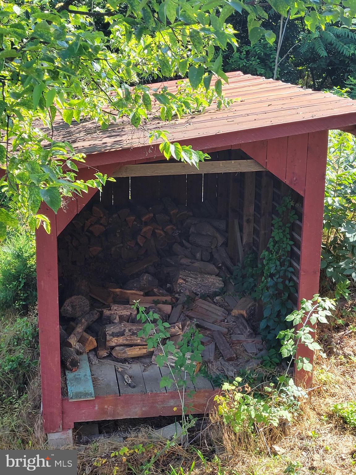 GOLDEN ACRES - Residential