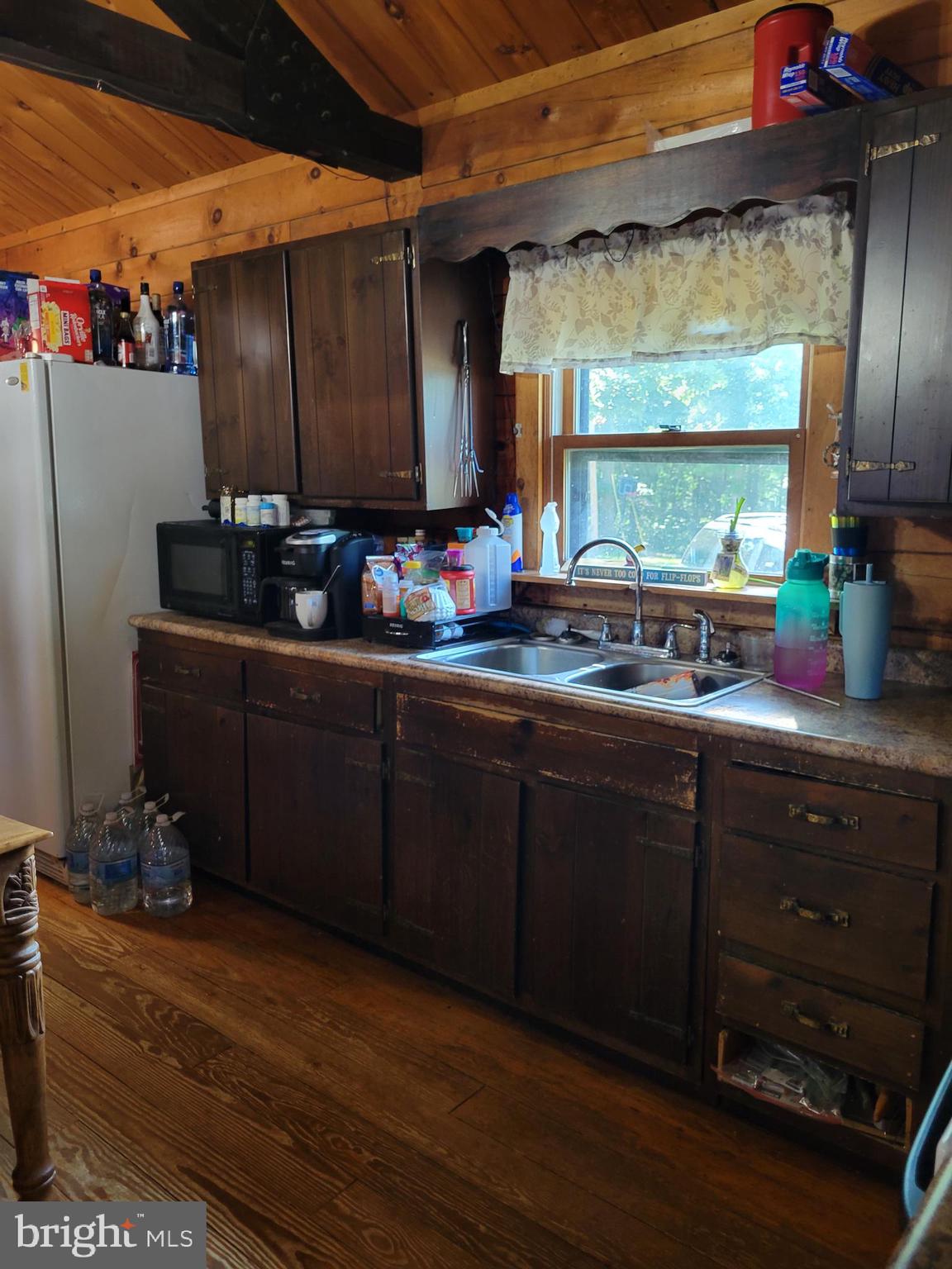 GOLDEN ACRES - Residential