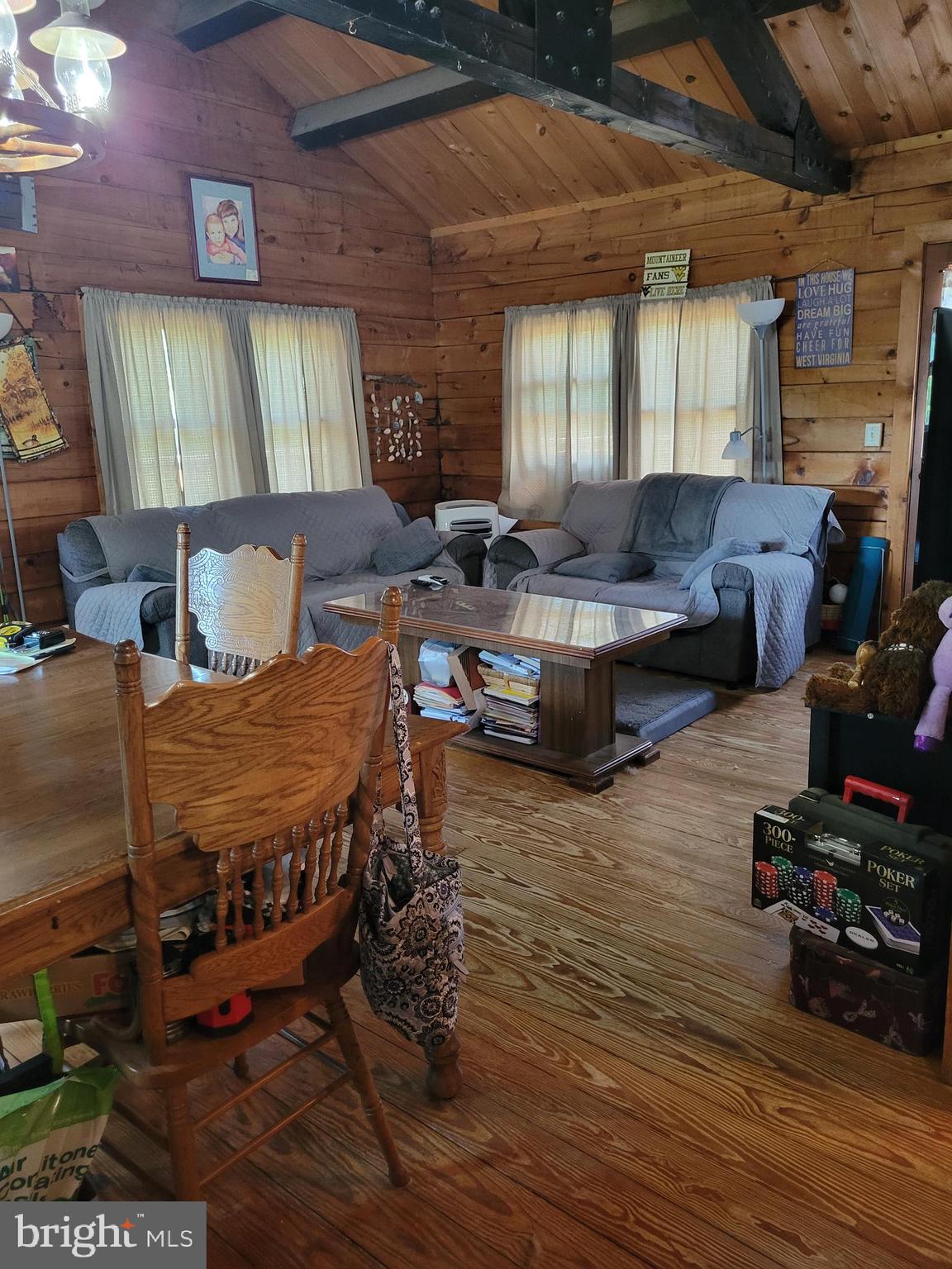 GOLDEN ACRES - Residential