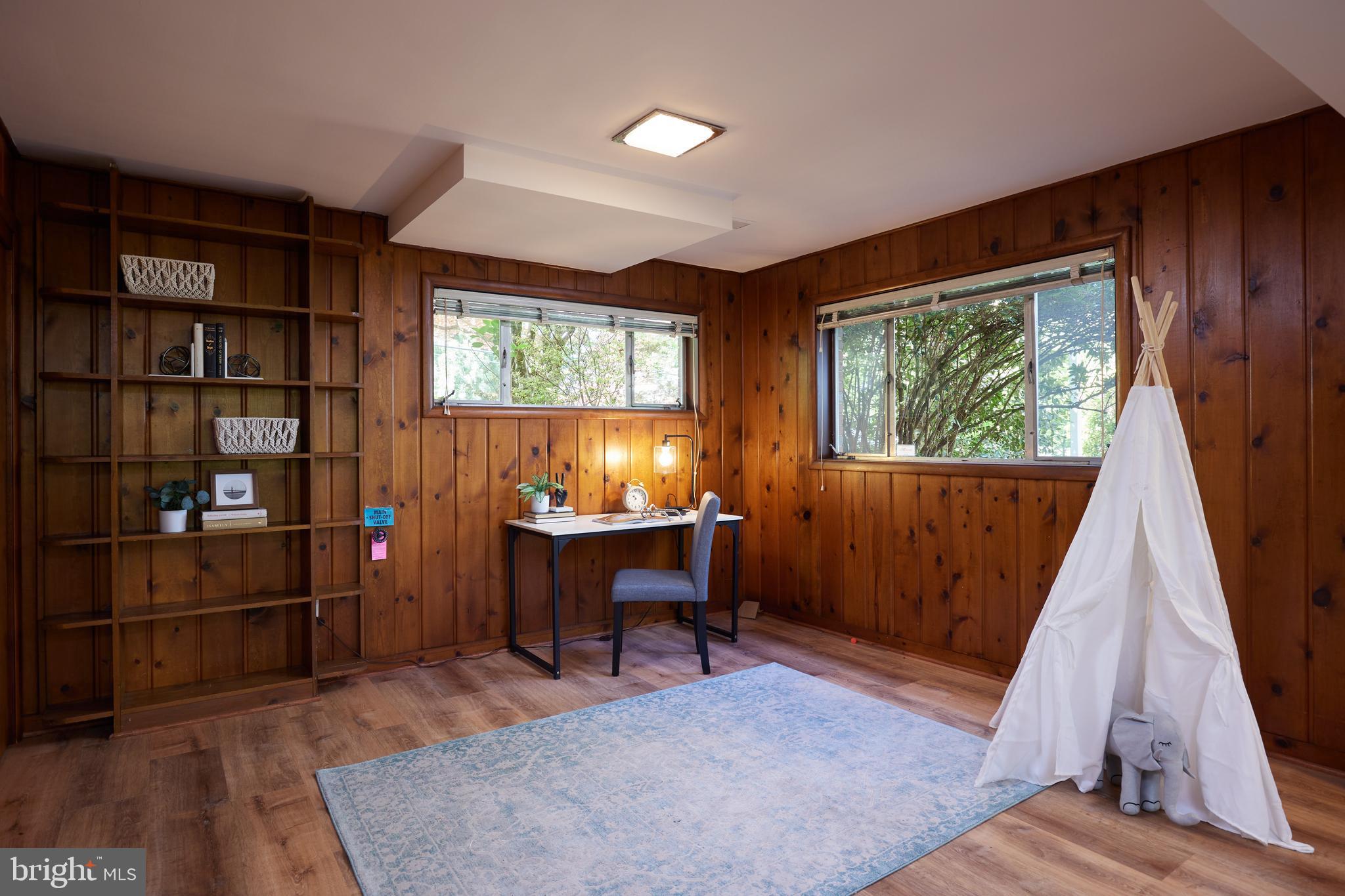 SOMERSET - Residential