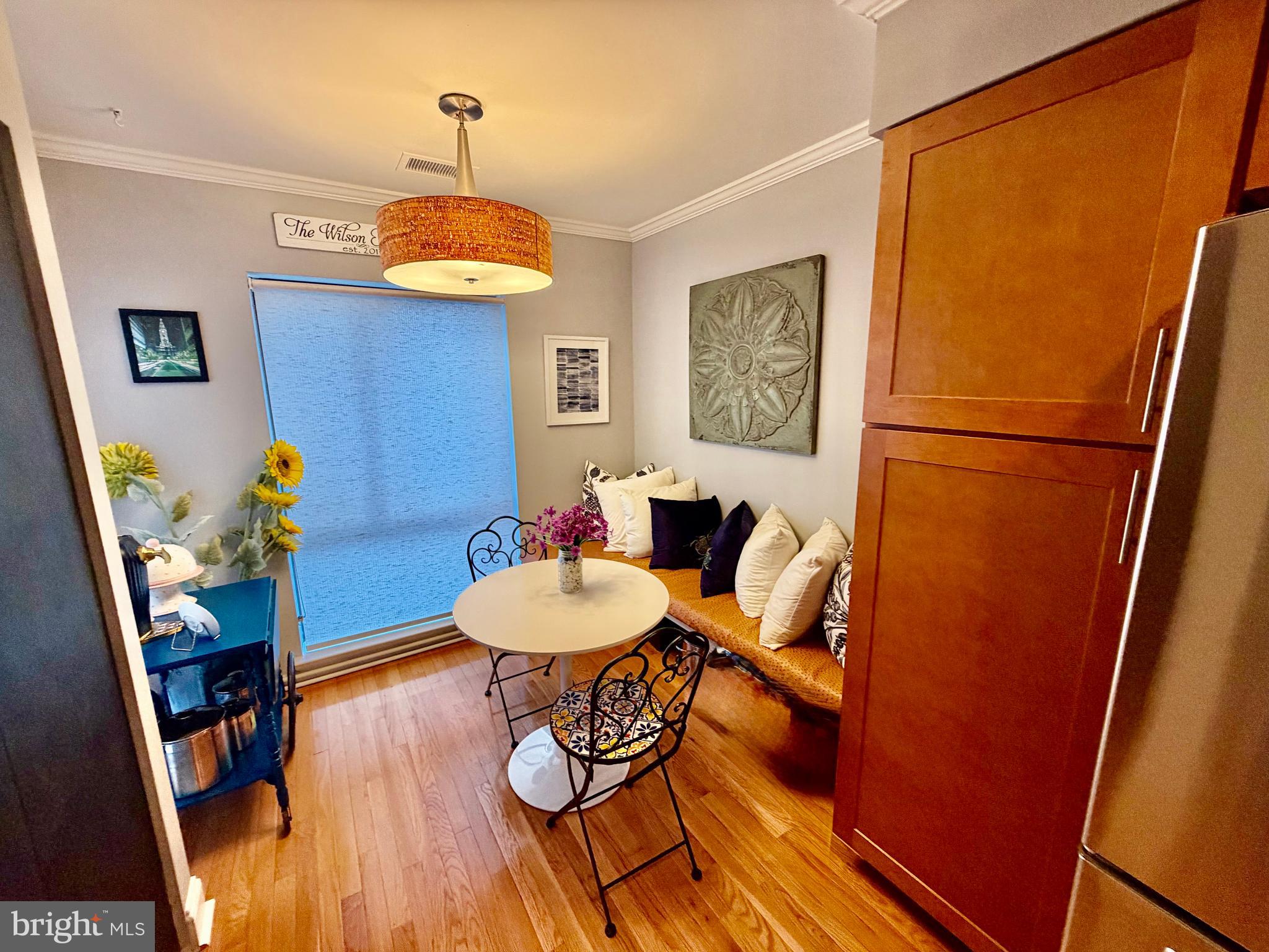 LOGAN SQUARE - Residential