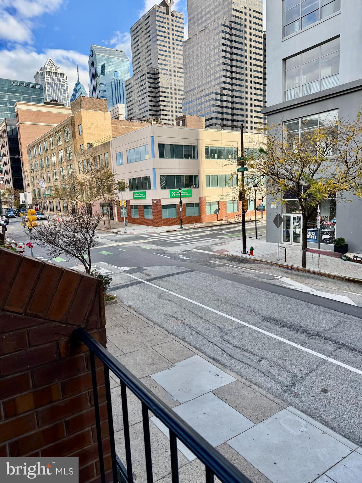 LOGAN SQUARE - Residential