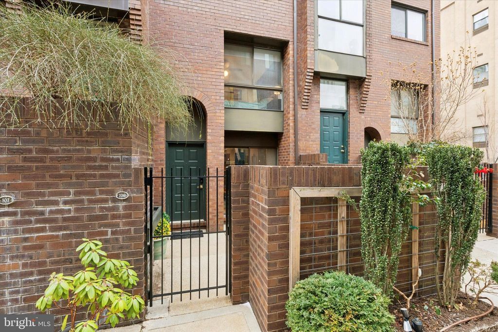 Photo of 100 N 22nd Street #106, PHILADELPHIA, PA 19103 (MLS # PAPH2564336)