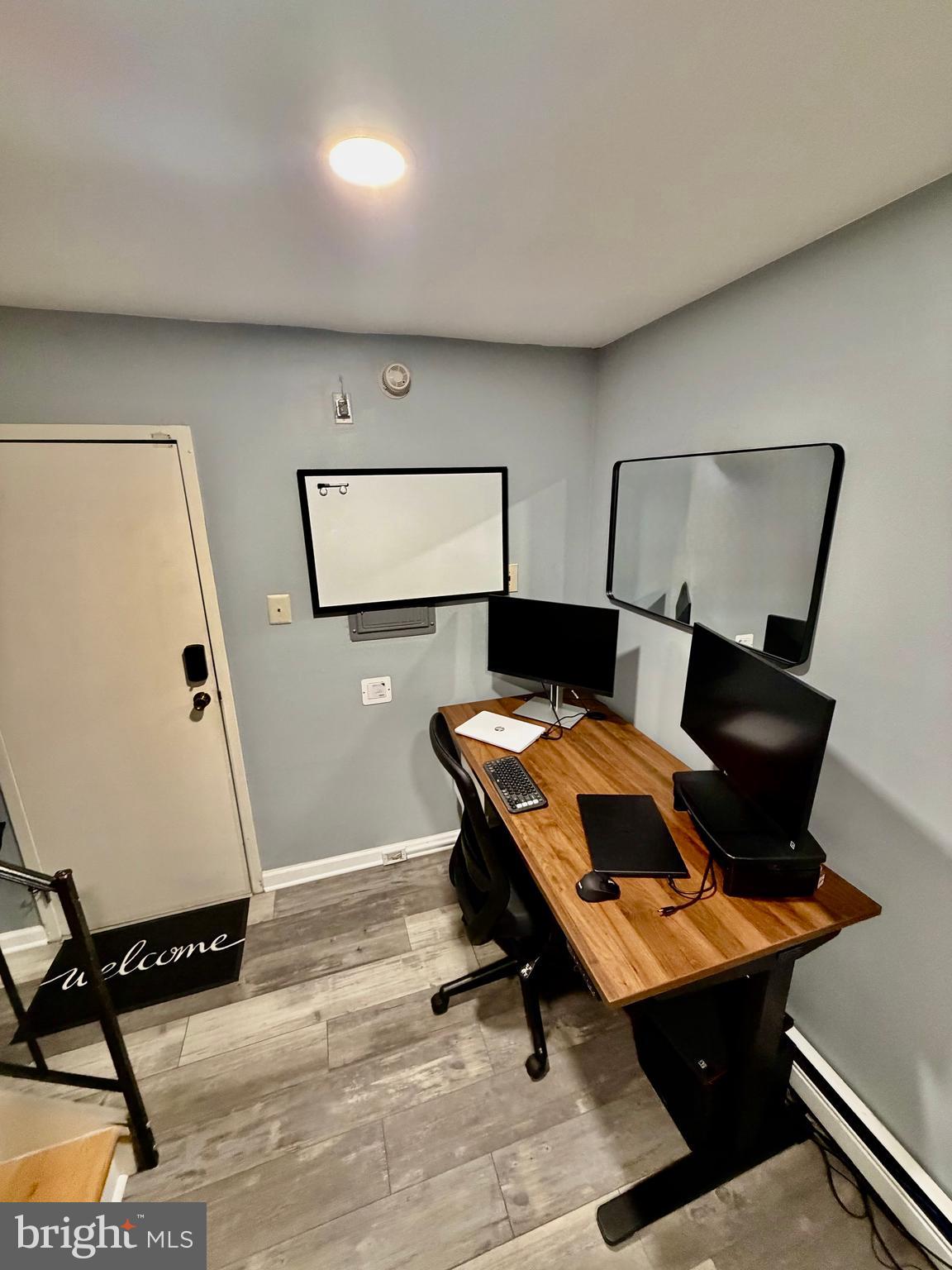 LOGAN SQUARE - Residential