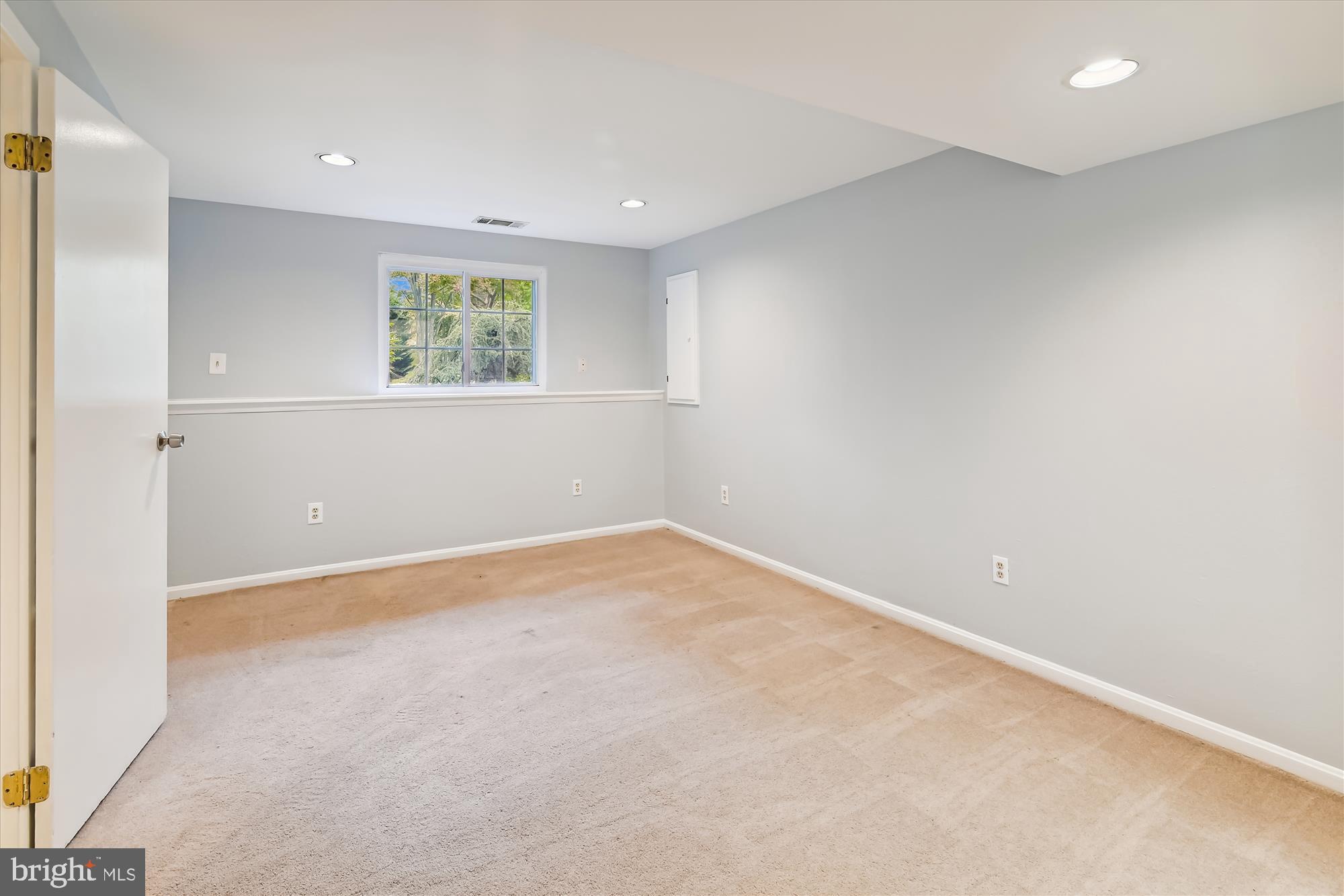 VILLAGE OF OWEN BROWN - Residential