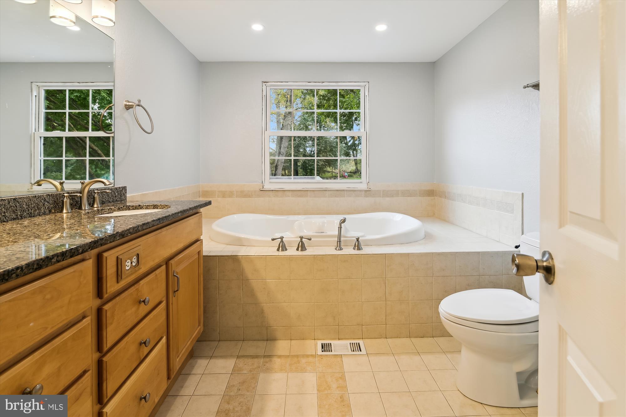 VILLAGE OF OWEN BROWN - Residential