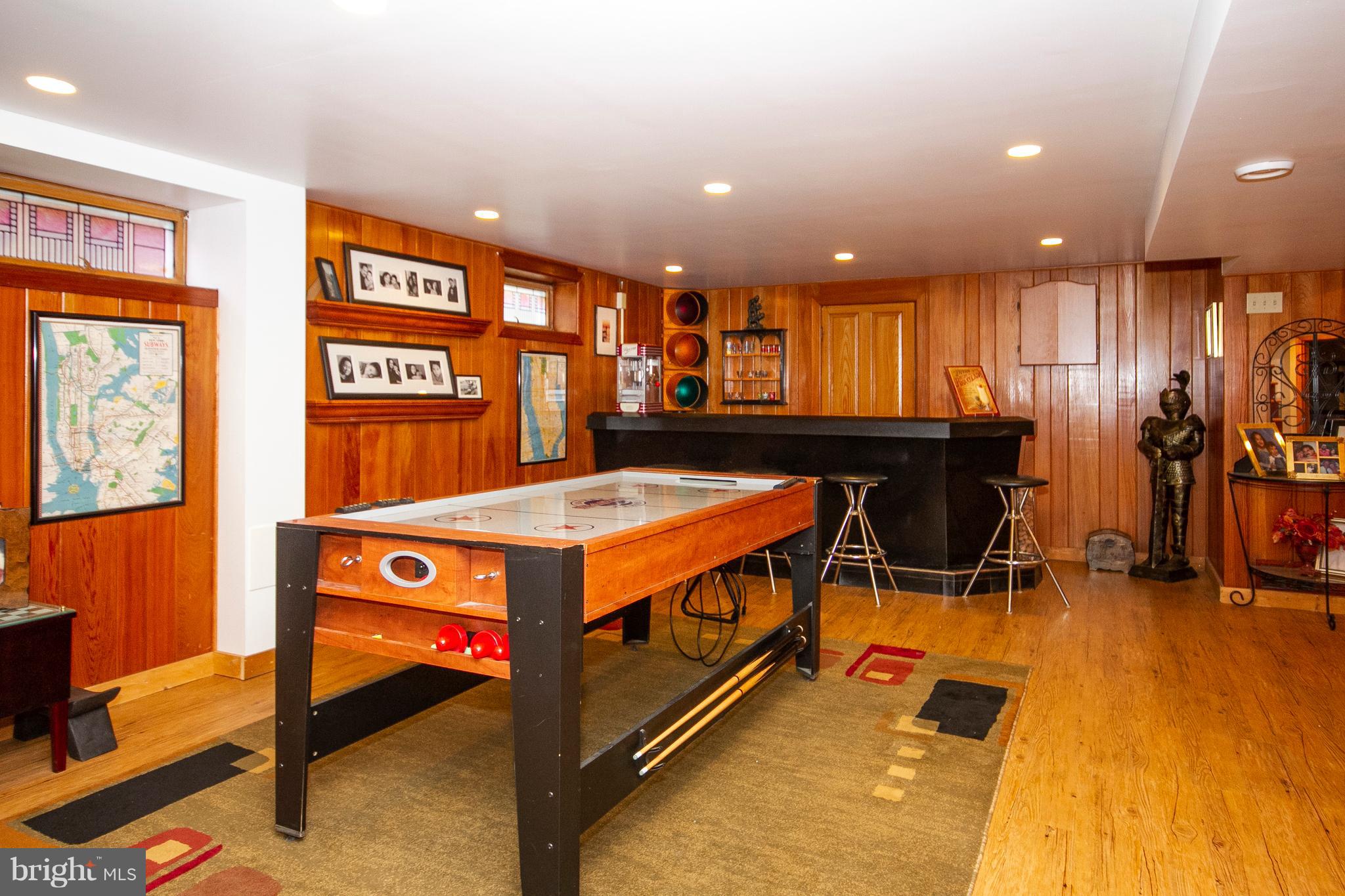 FAIRLAWN - Residential