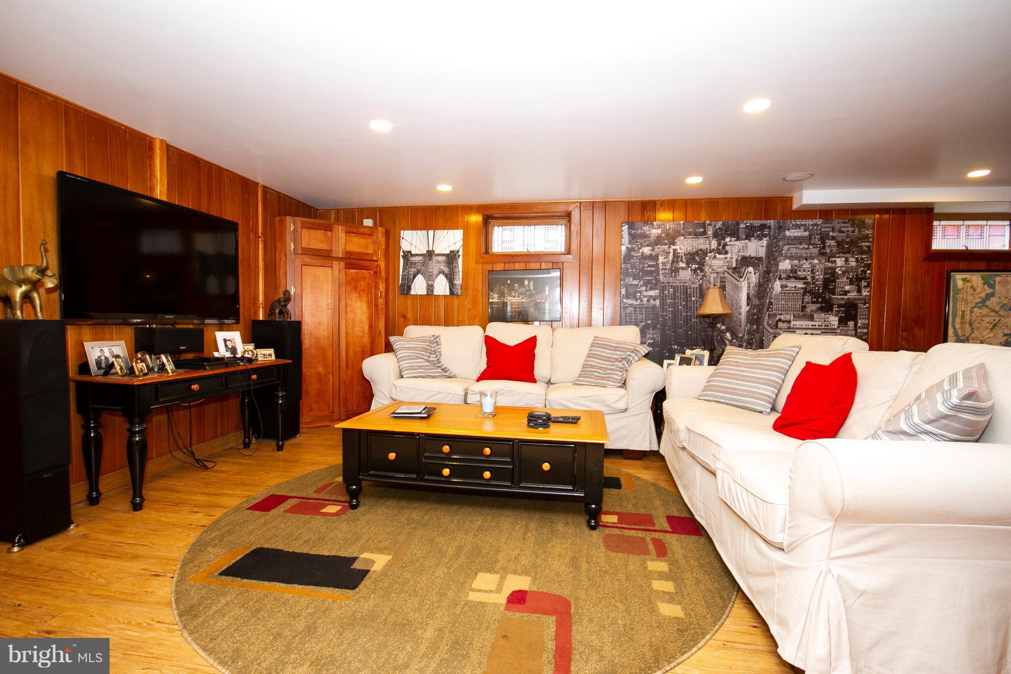 FAIRLAWN - Residential