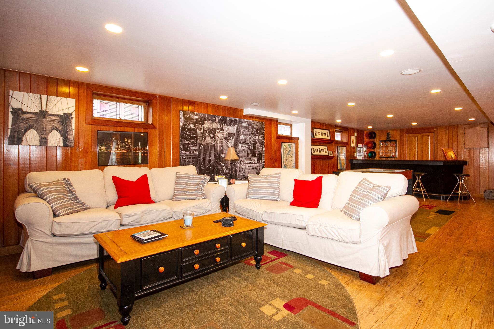 FAIRLAWN - Residential