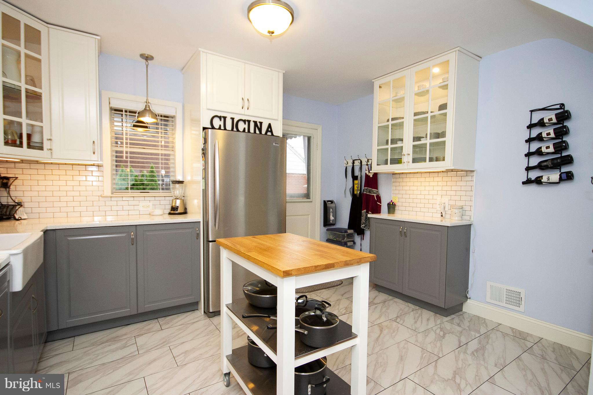 FAIRLAWN - Residential