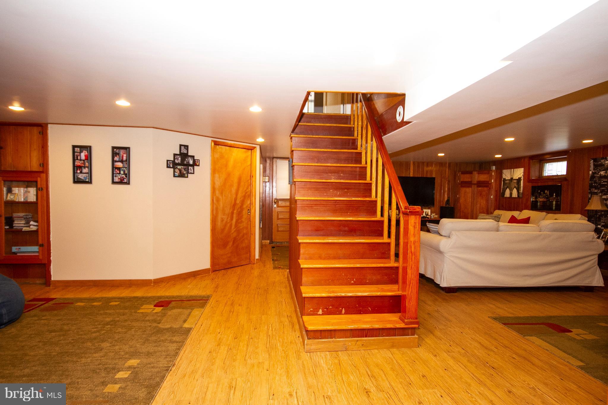 FAIRLAWN - Residential