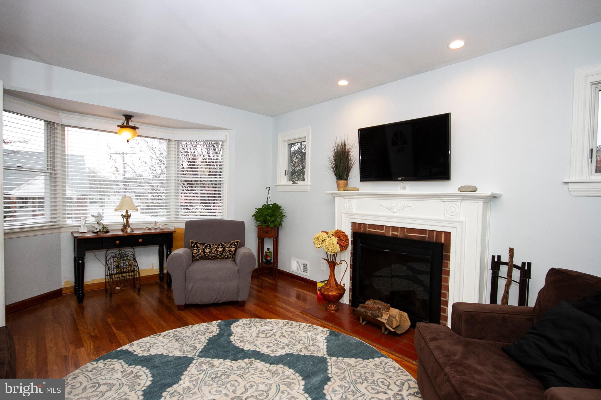 FAIRLAWN - Residential