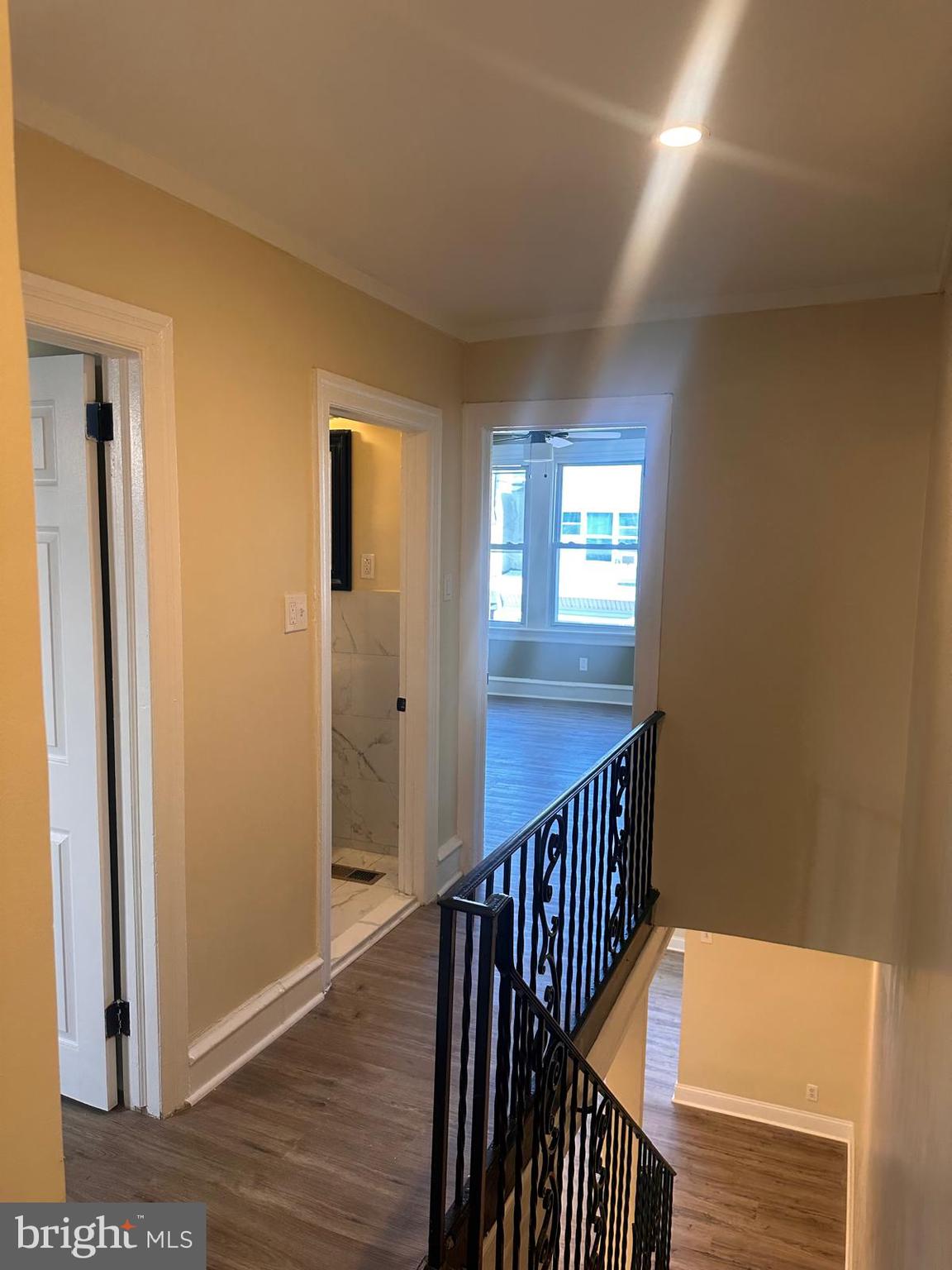 ELMWOOD PARK - Residential