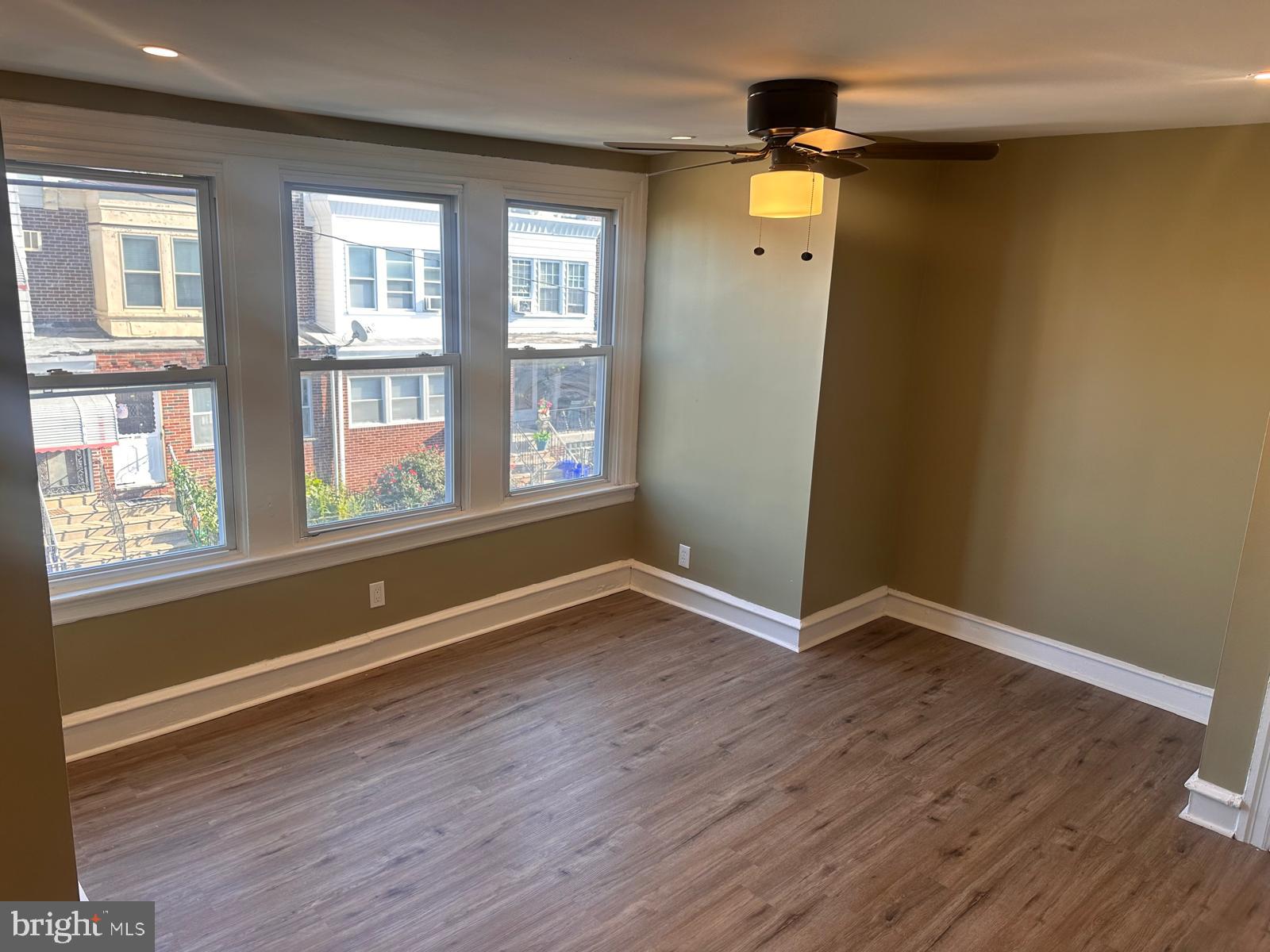 ELMWOOD PARK - Residential