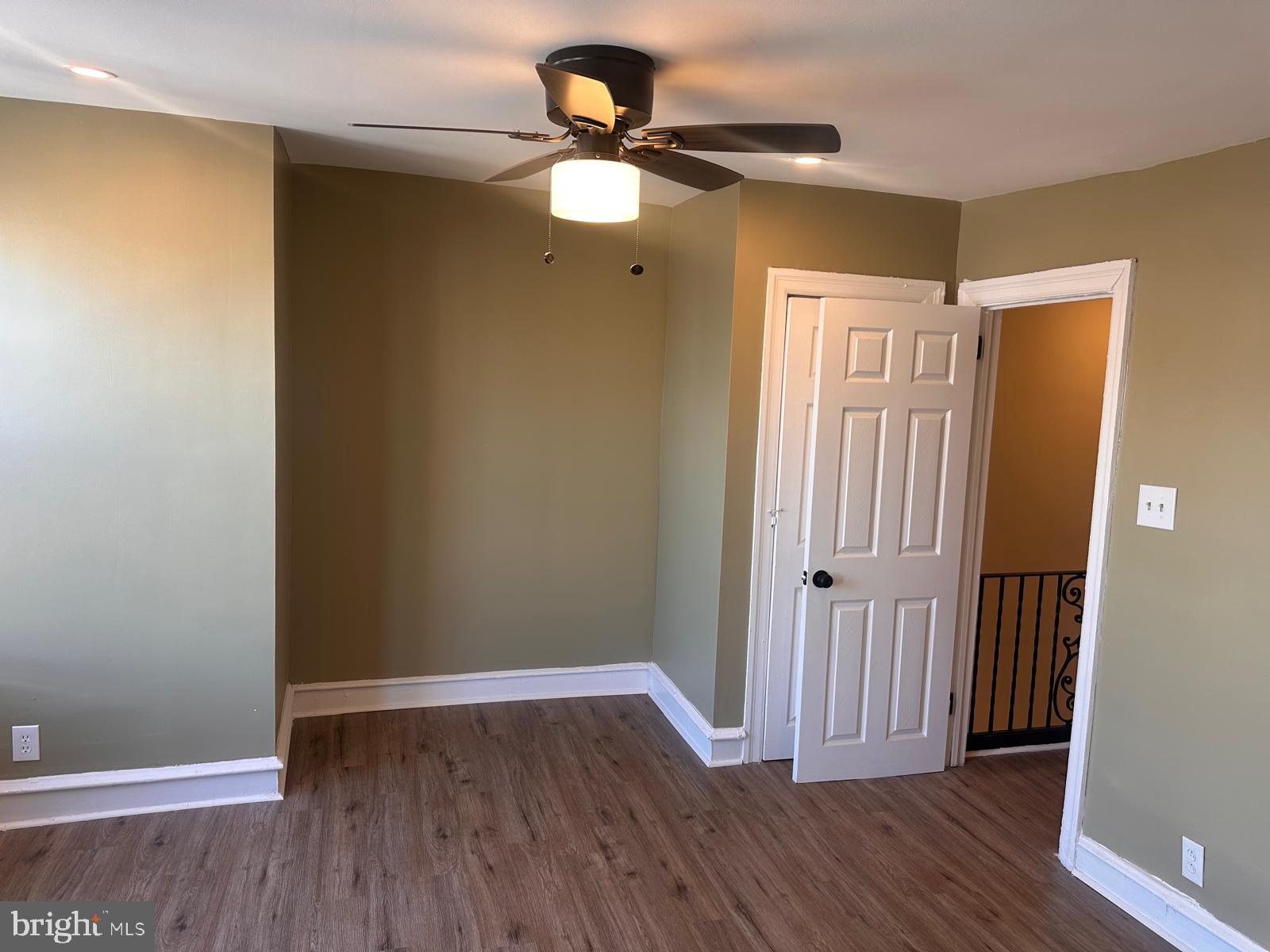 ELMWOOD PARK - Residential