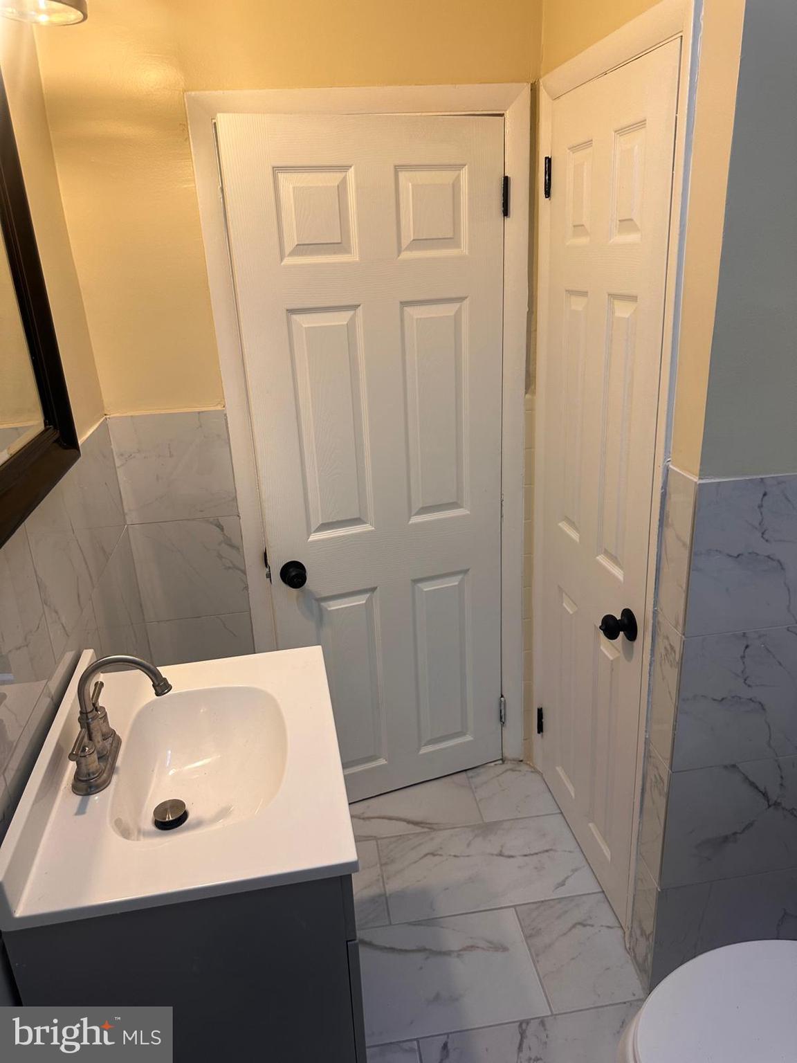 ELMWOOD PARK - Residential