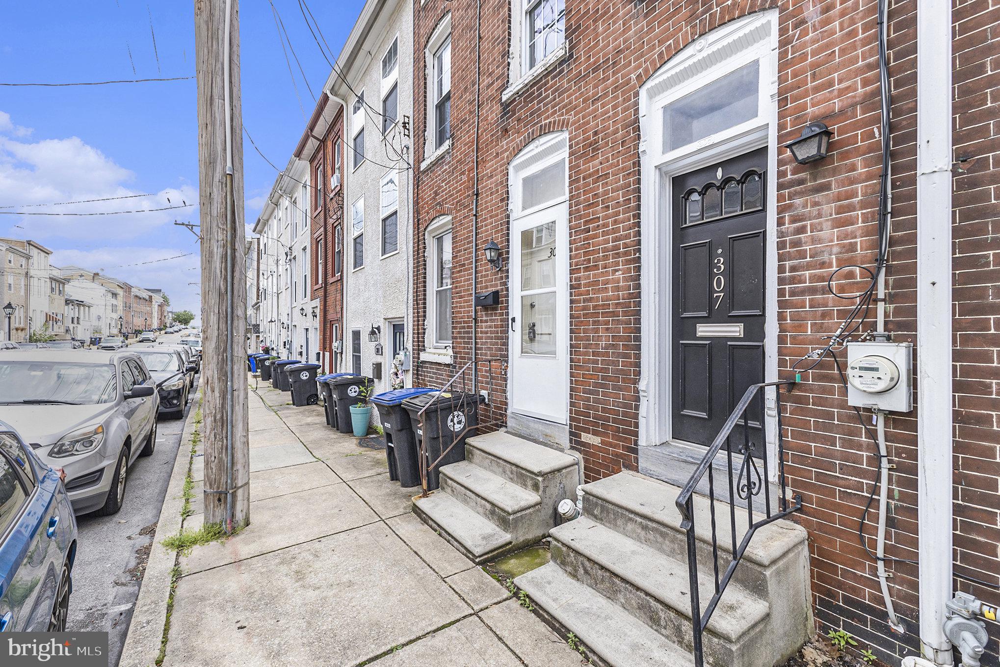 309 E HECTOR STREET