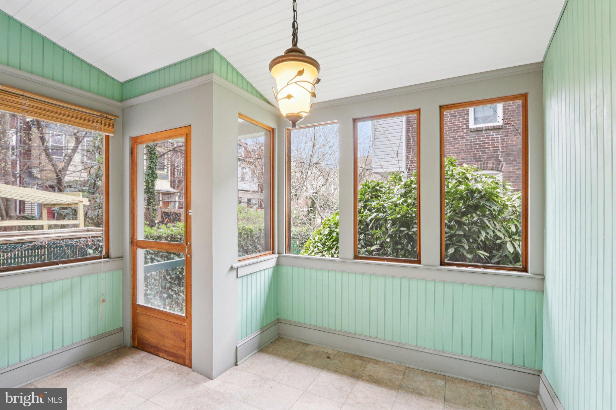 UNIVERSITY CITY - Residential