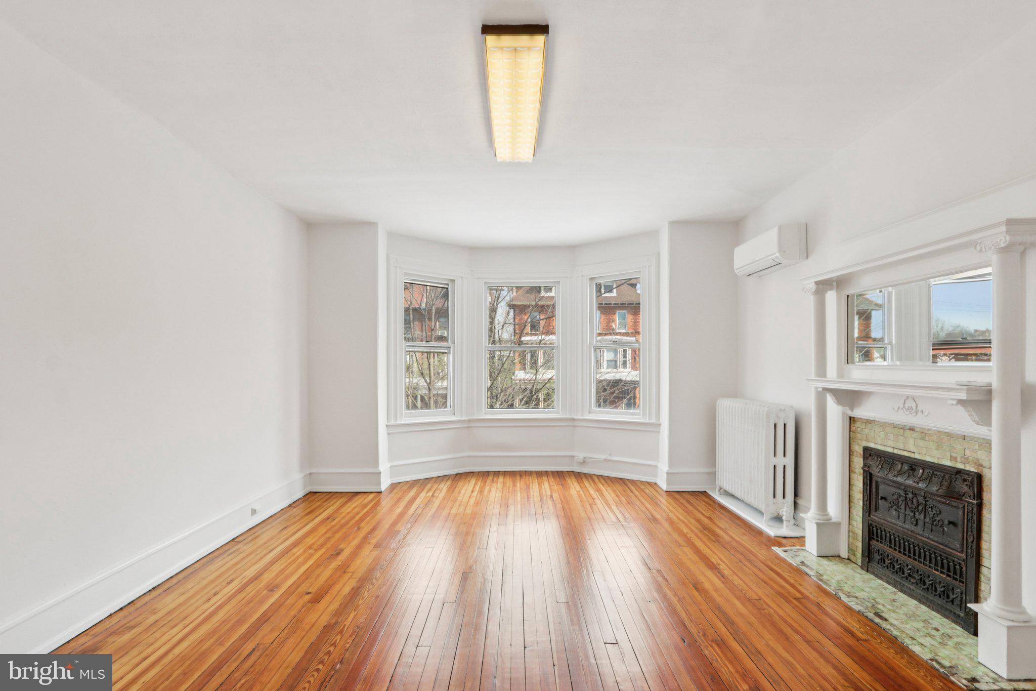 UNIVERSITY CITY - Residential