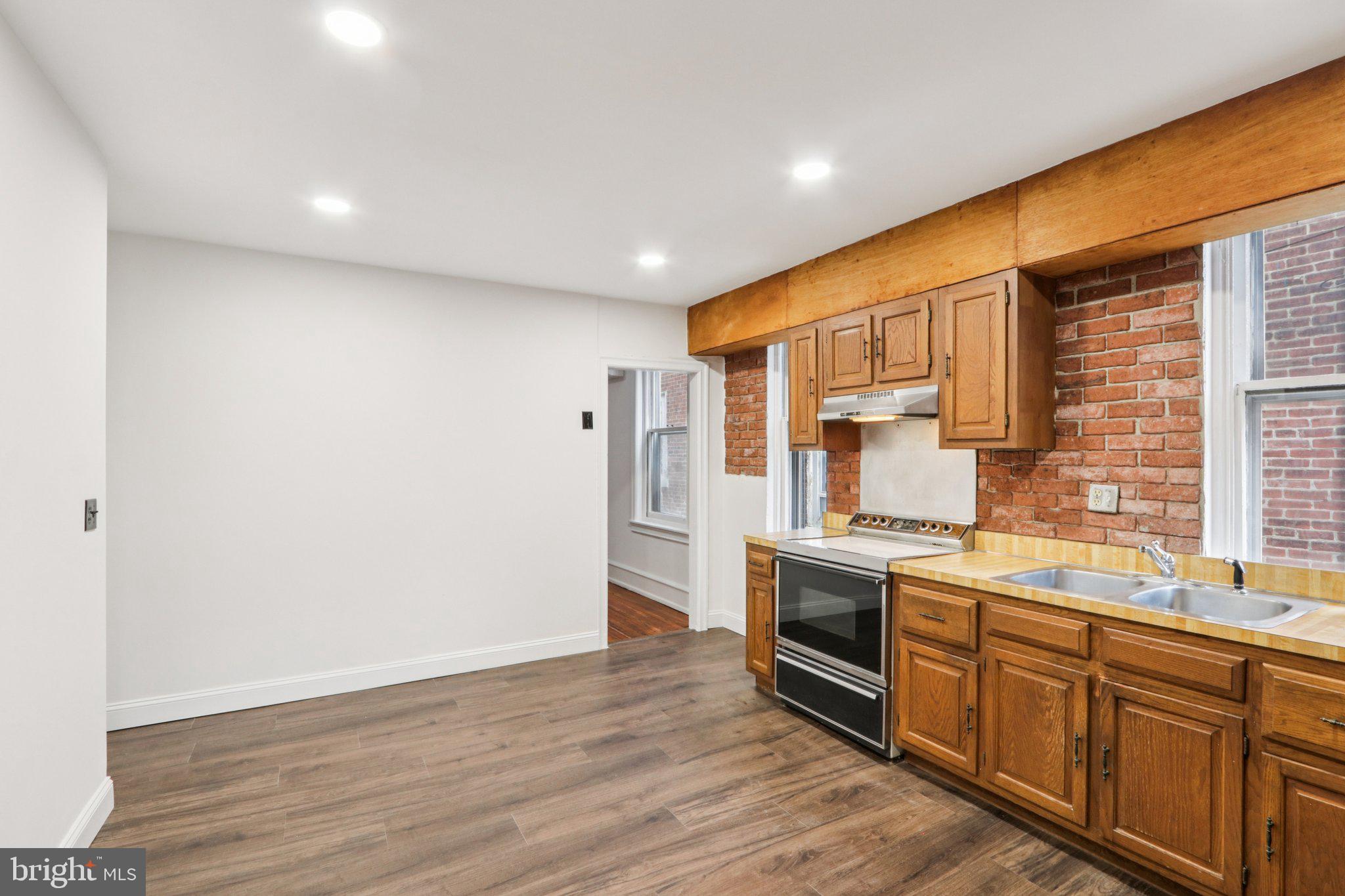 UNIVERSITY CITY - Residential