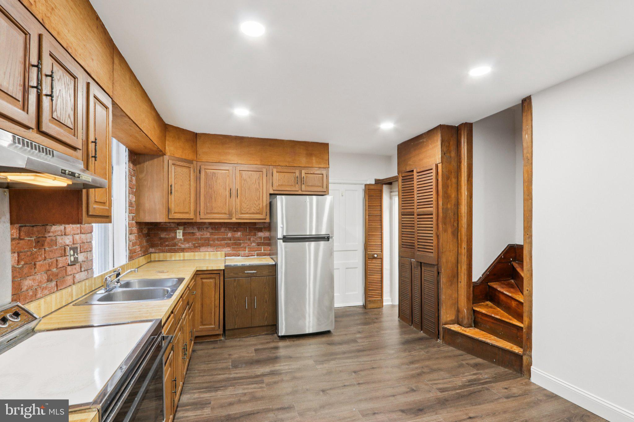 UNIVERSITY CITY - Residential