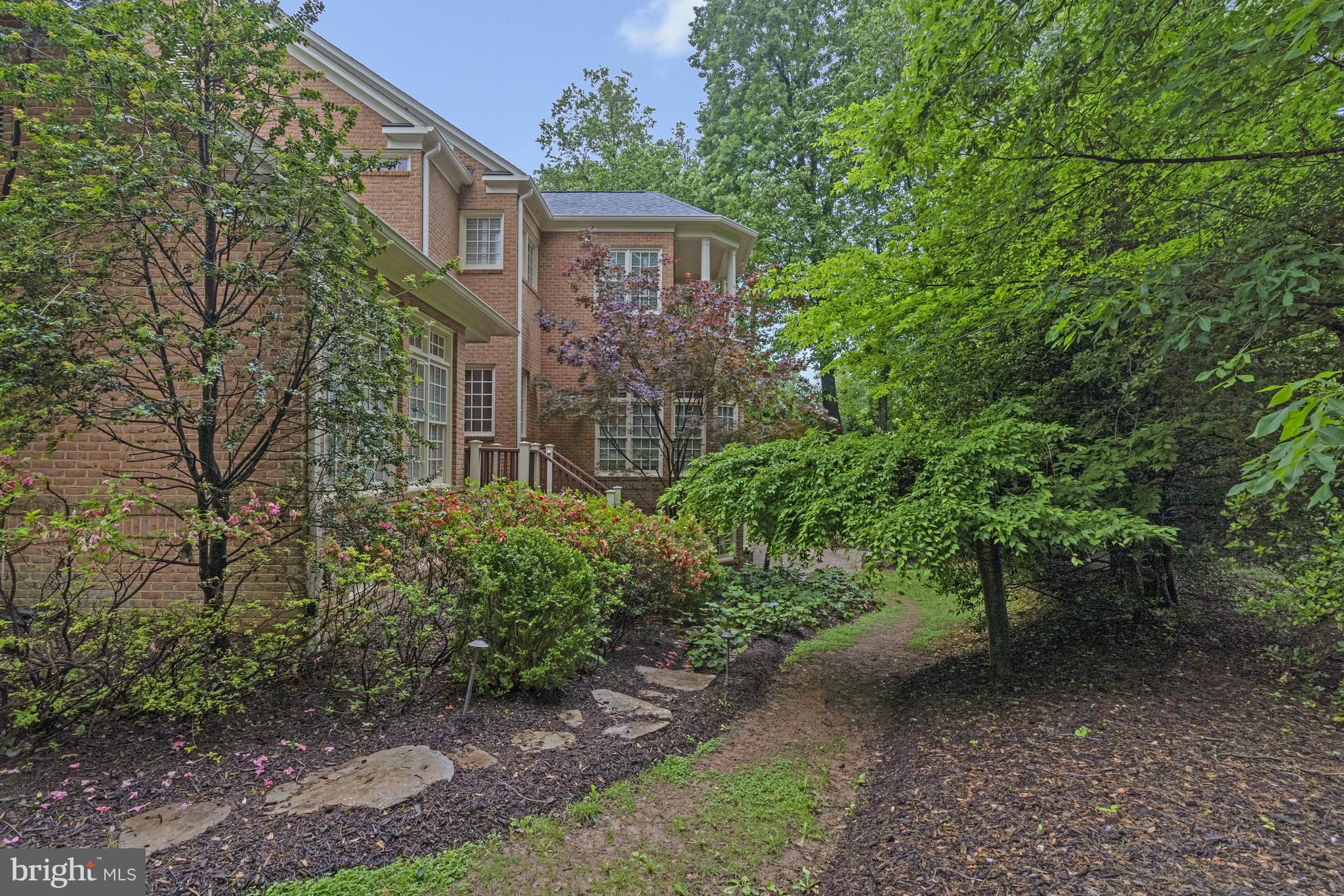 7811 CROWNHURST COURT