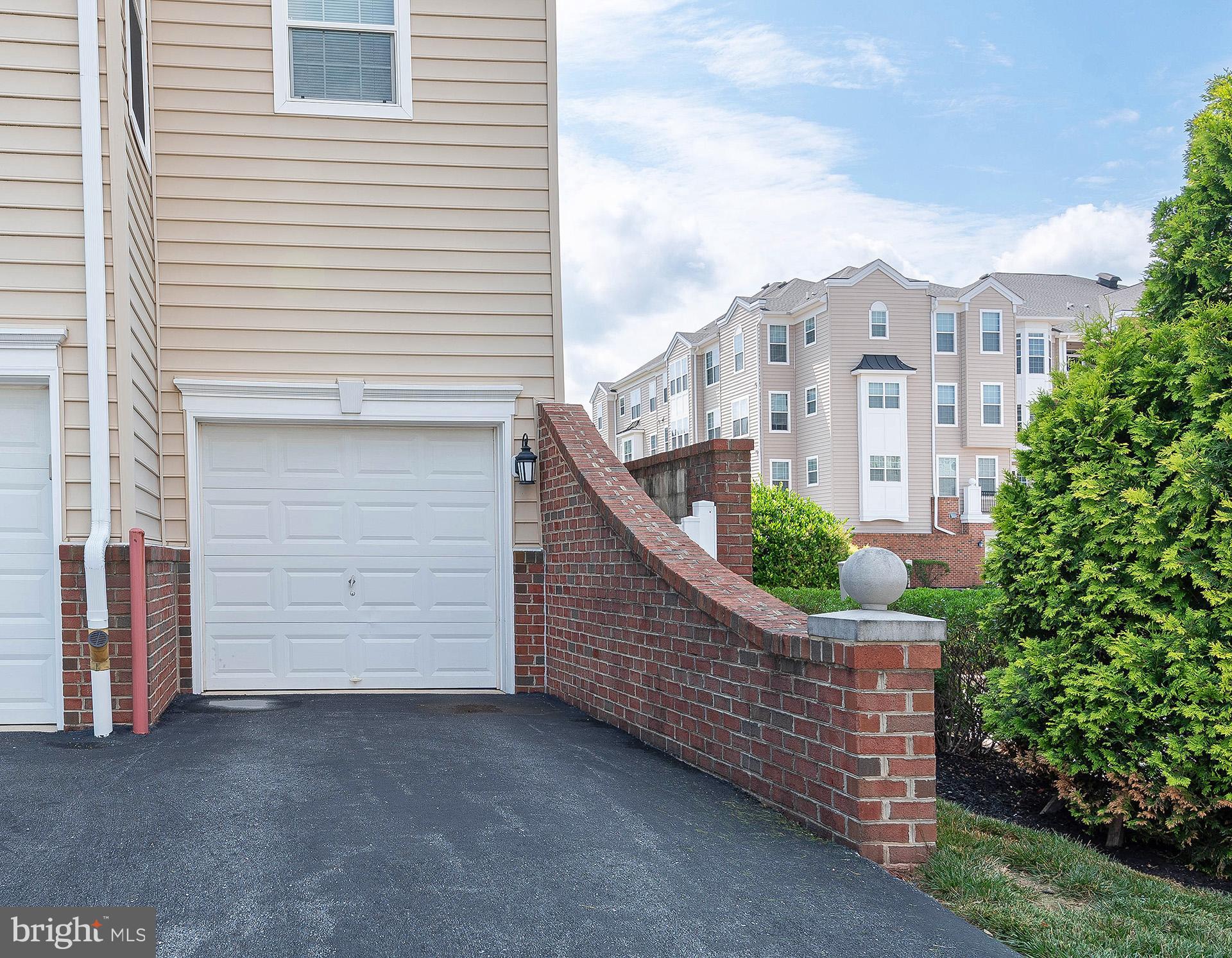 PINEY ORCHARD - Residential