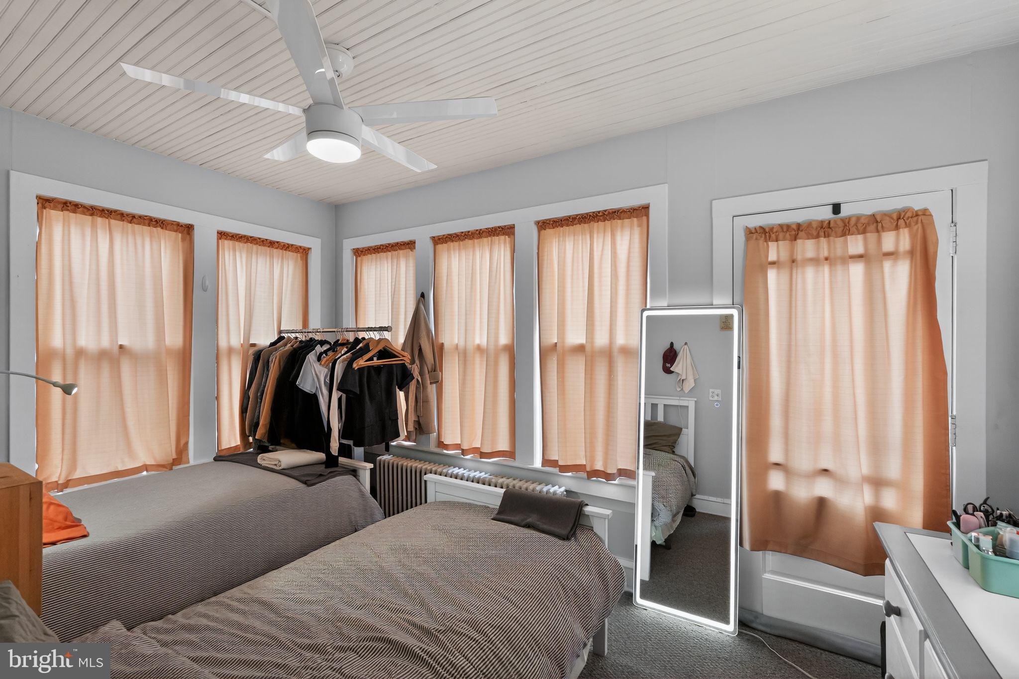 LESTER - Residential