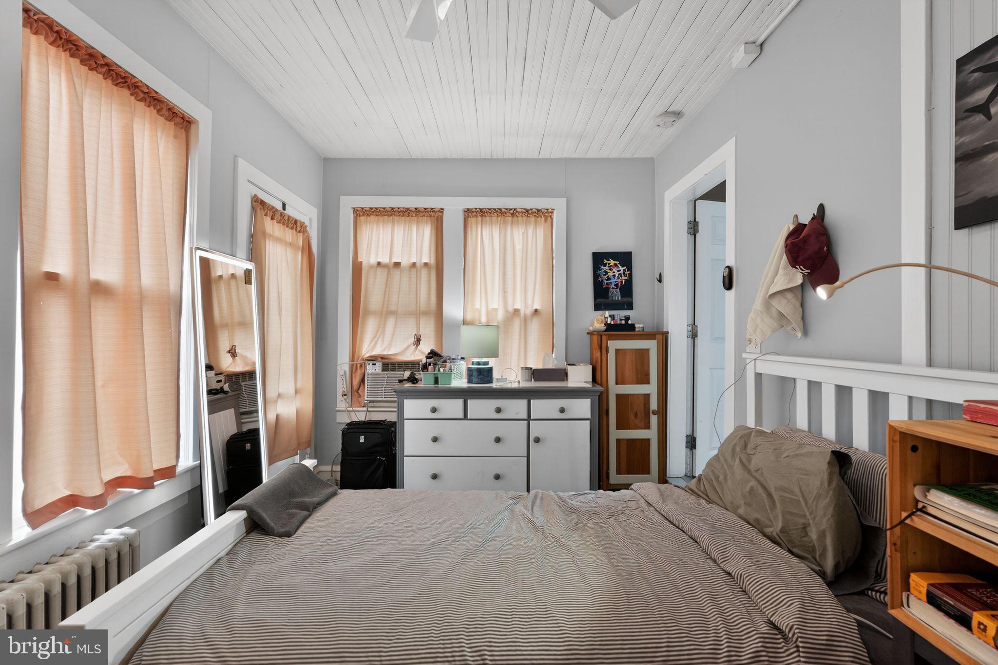 LESTER - Residential