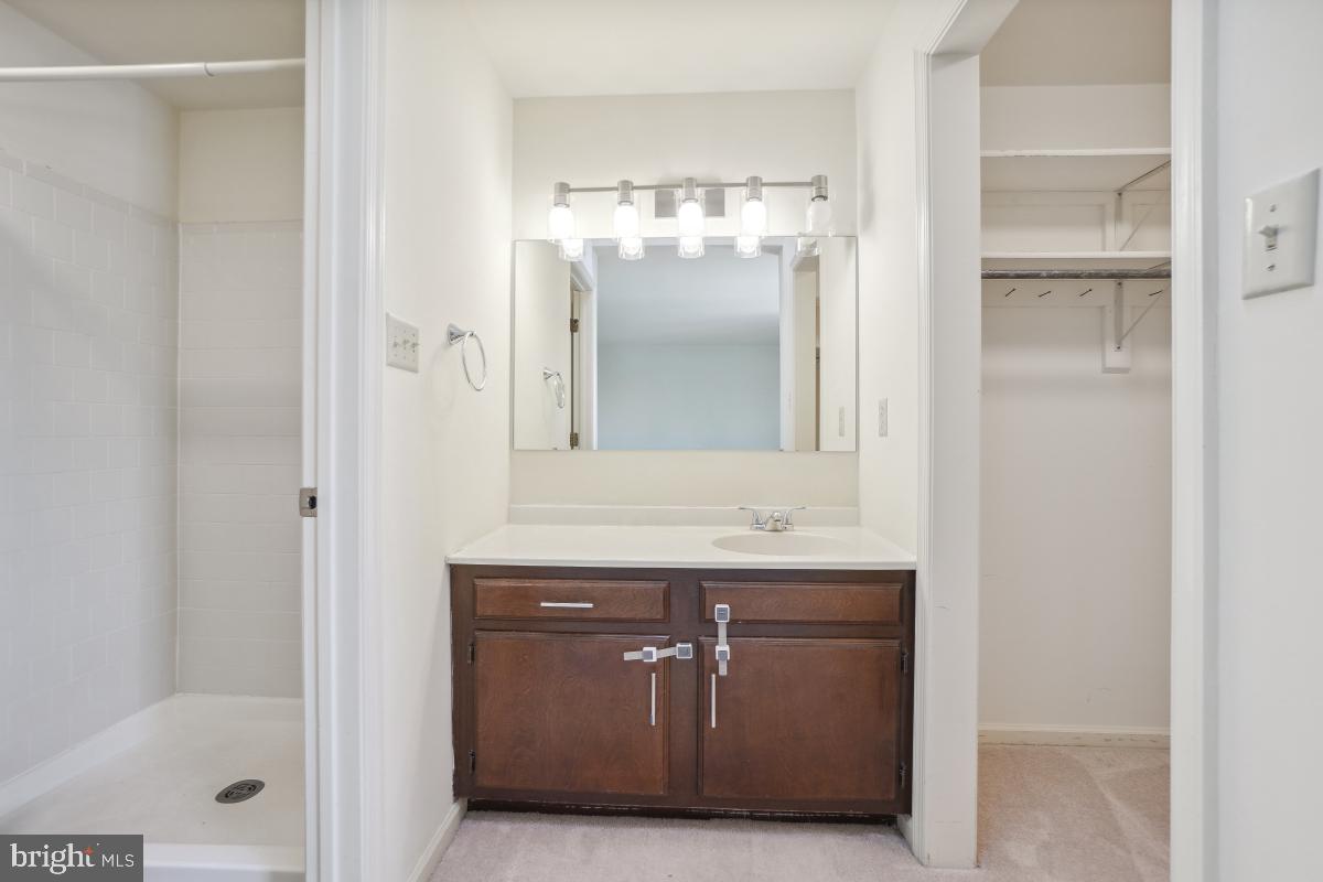 WATERSIDE - Residential