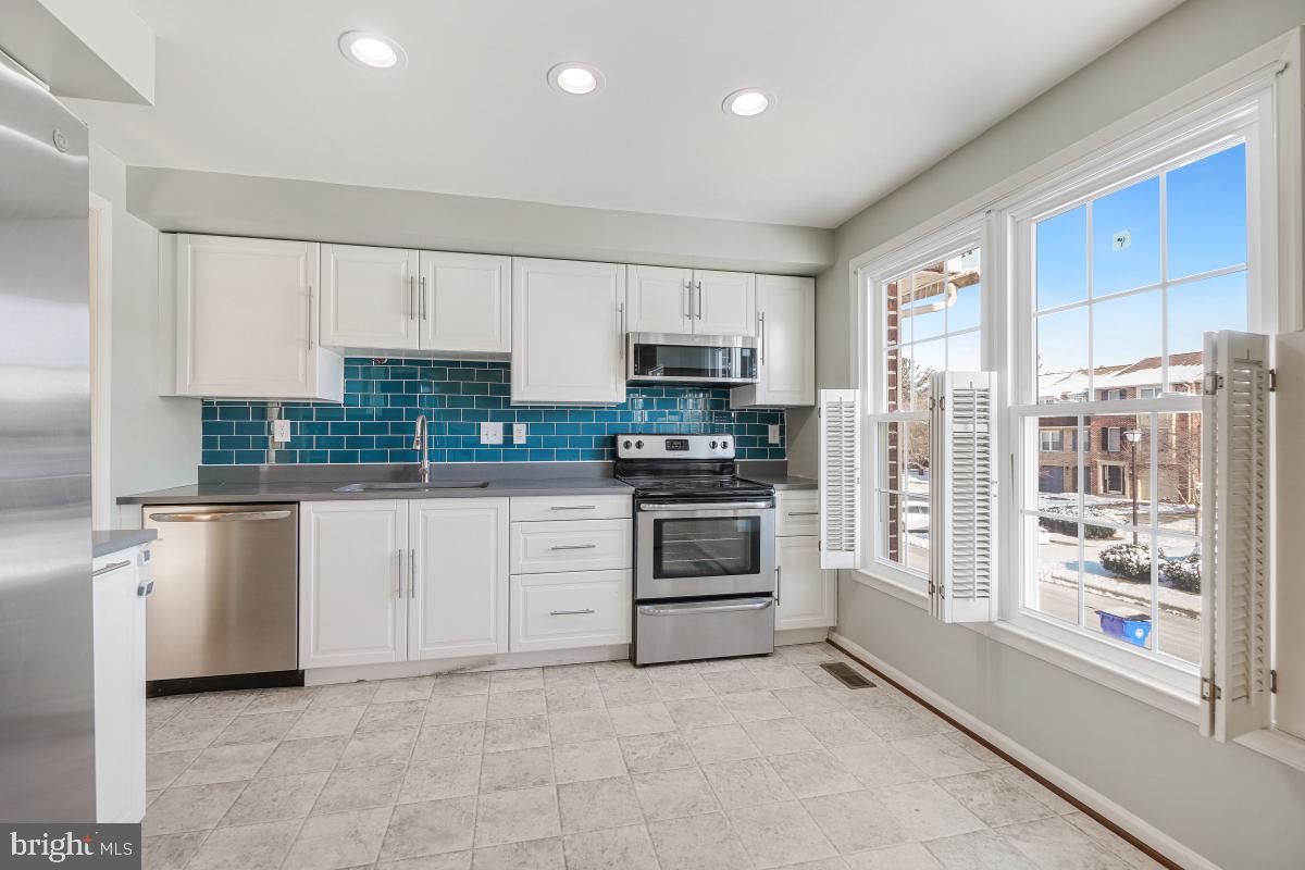 WATERSIDE - Residential