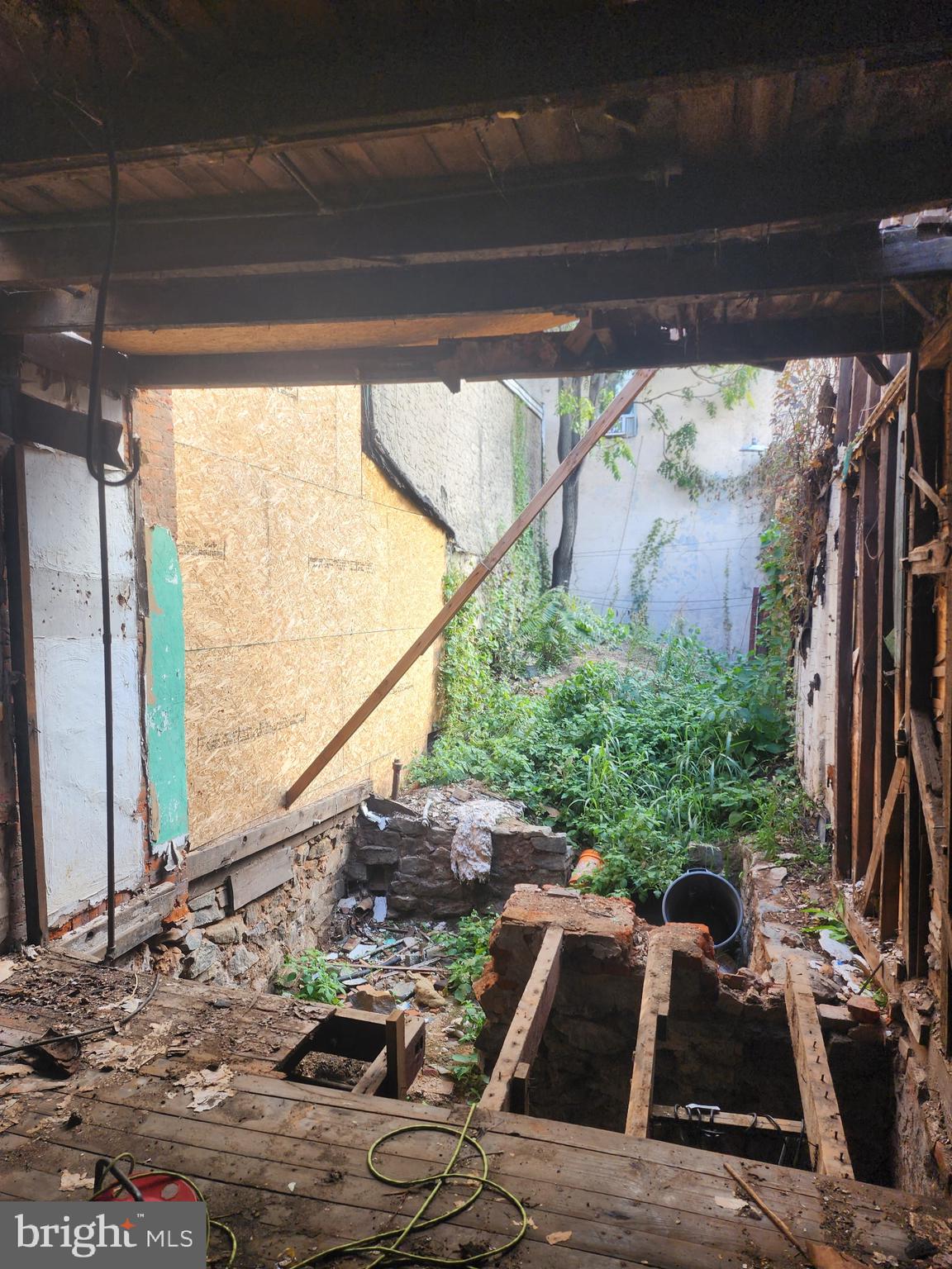 BRIDESBURG - Residential