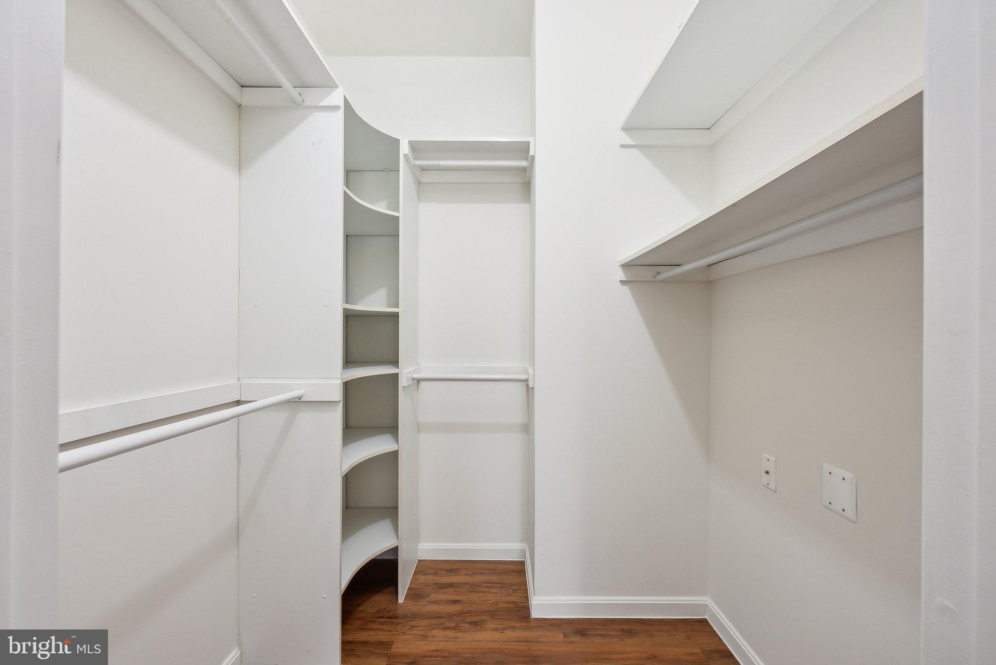 EXCHANGE AT VAN DORN - Residential Lease