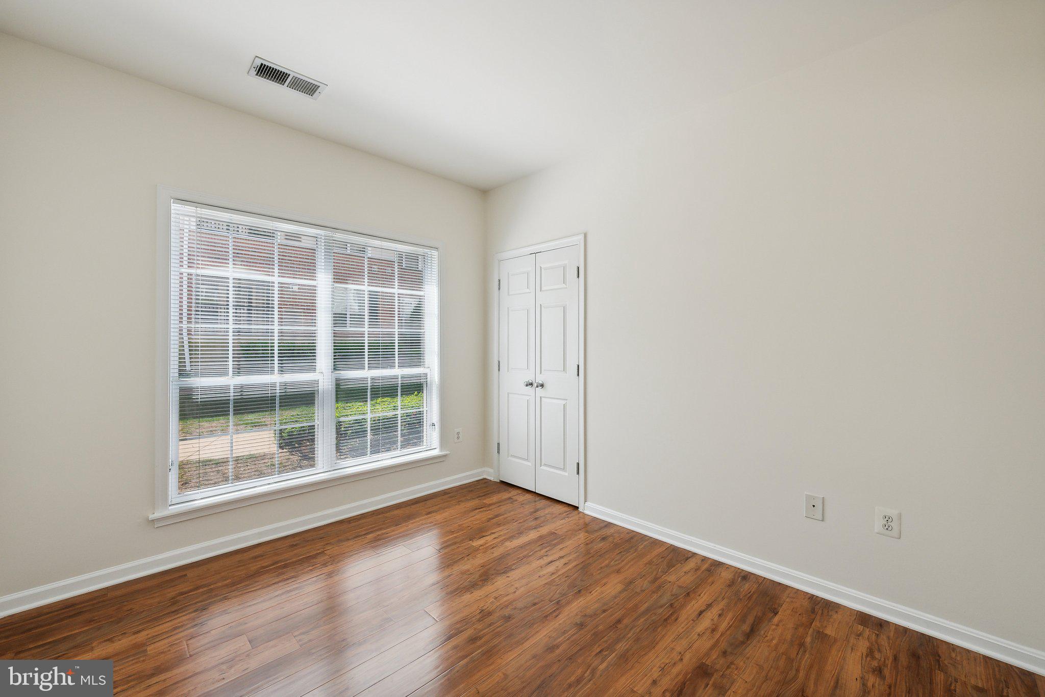 EXCHANGE AT VAN DORN - Residential Lease